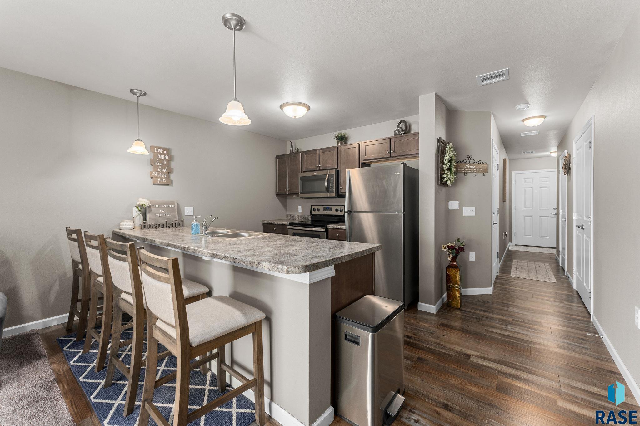 872 S Sycamore Ave Unit: 3