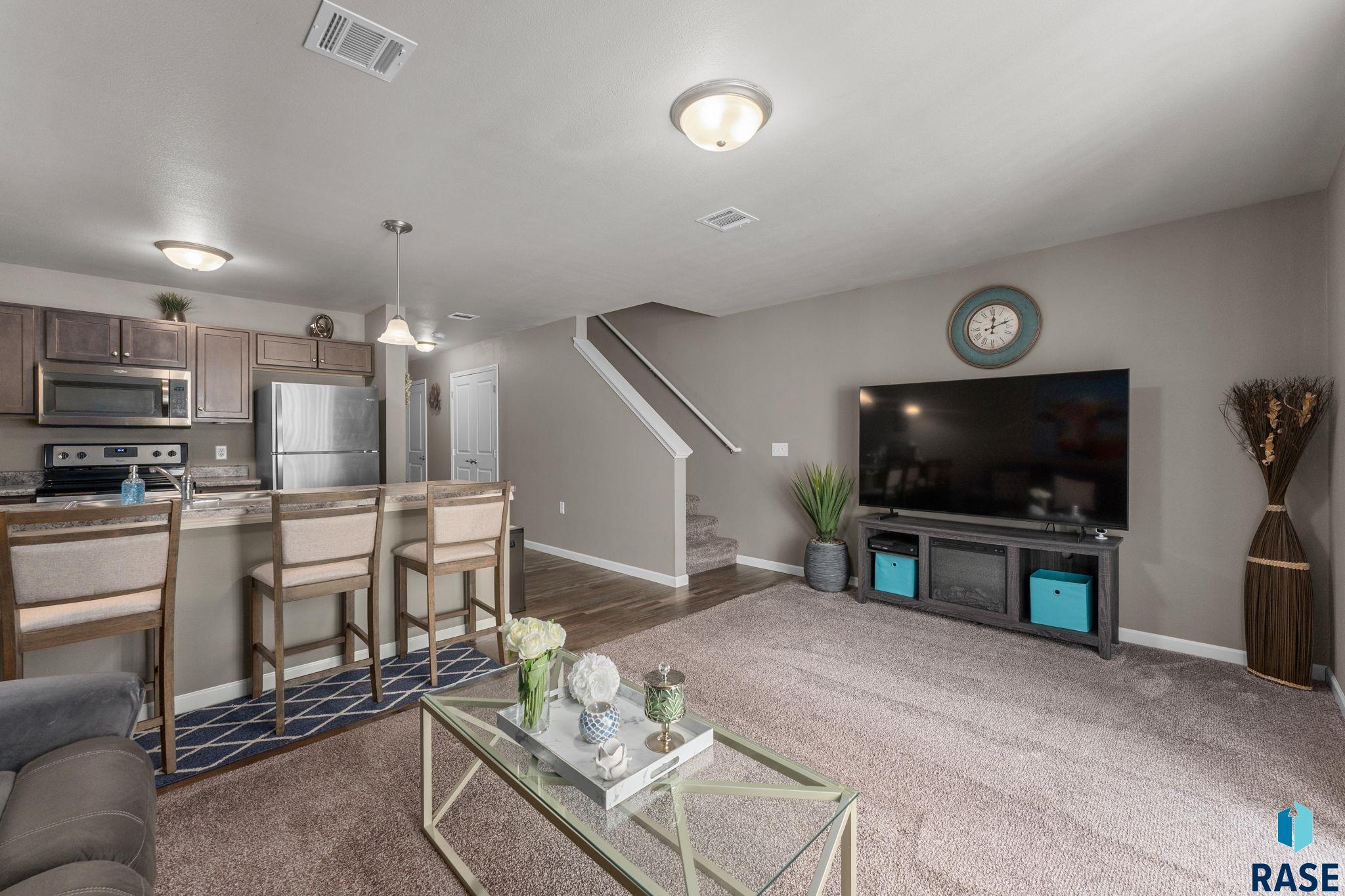872 S Sycamore Ave Unit: 3