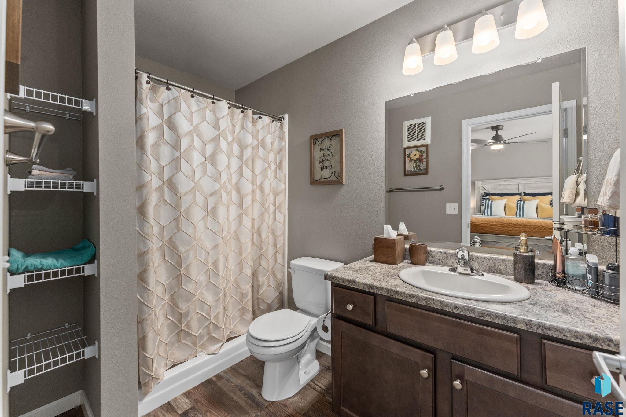 872 S Sycamore Ave Unit: 3