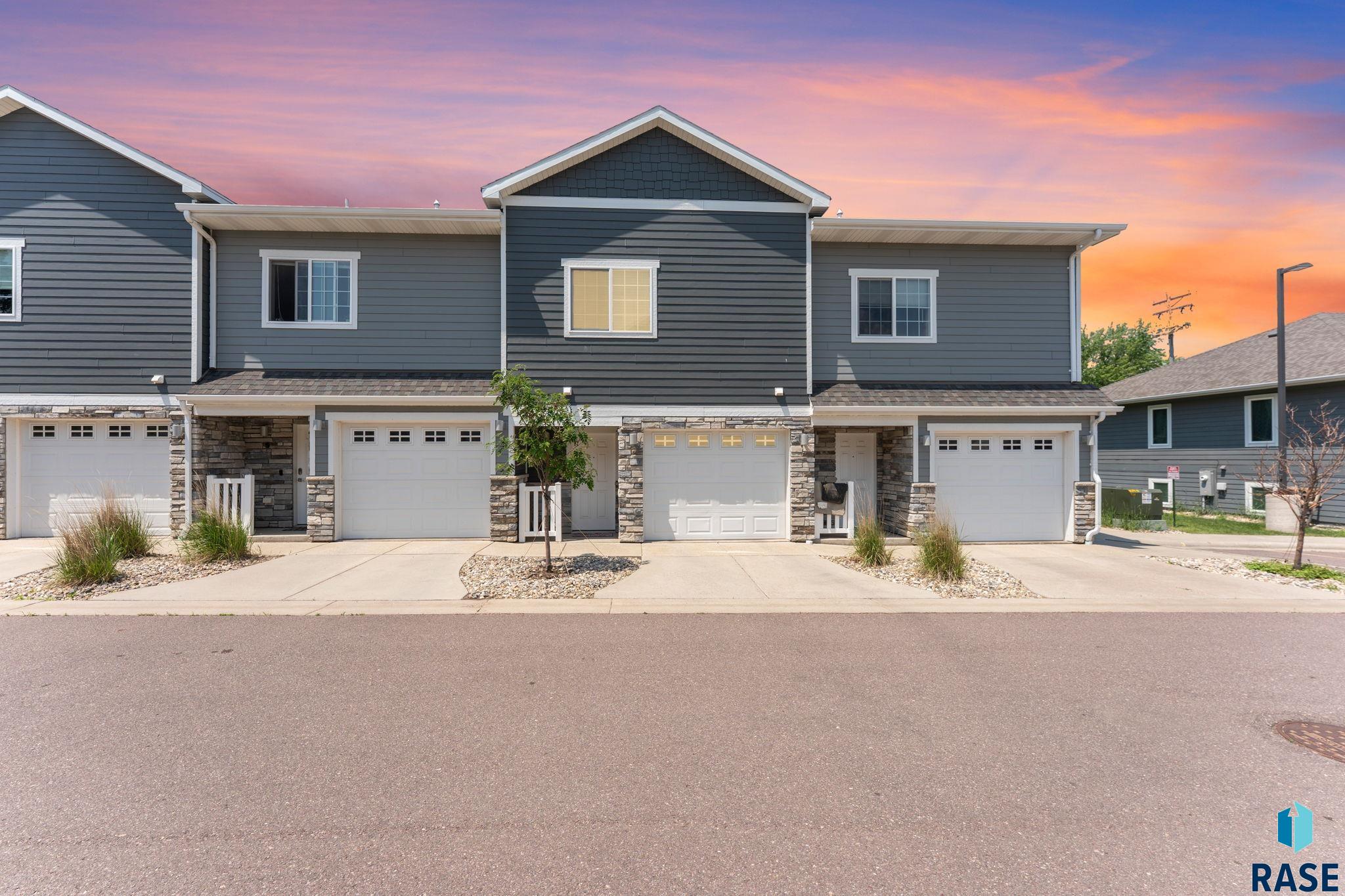 872 S Sycamore Ave Unit: 3