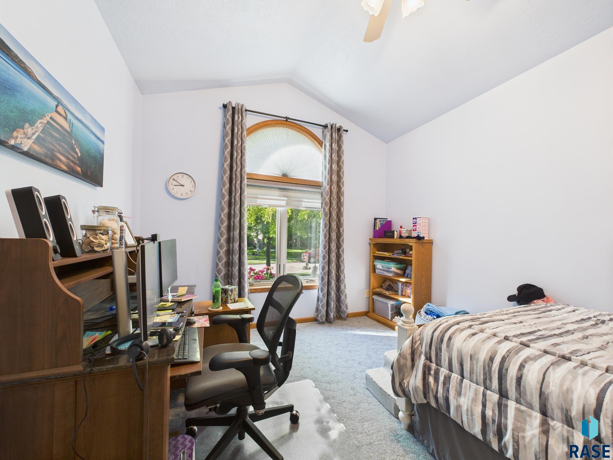 6908 W Stoney Creek St