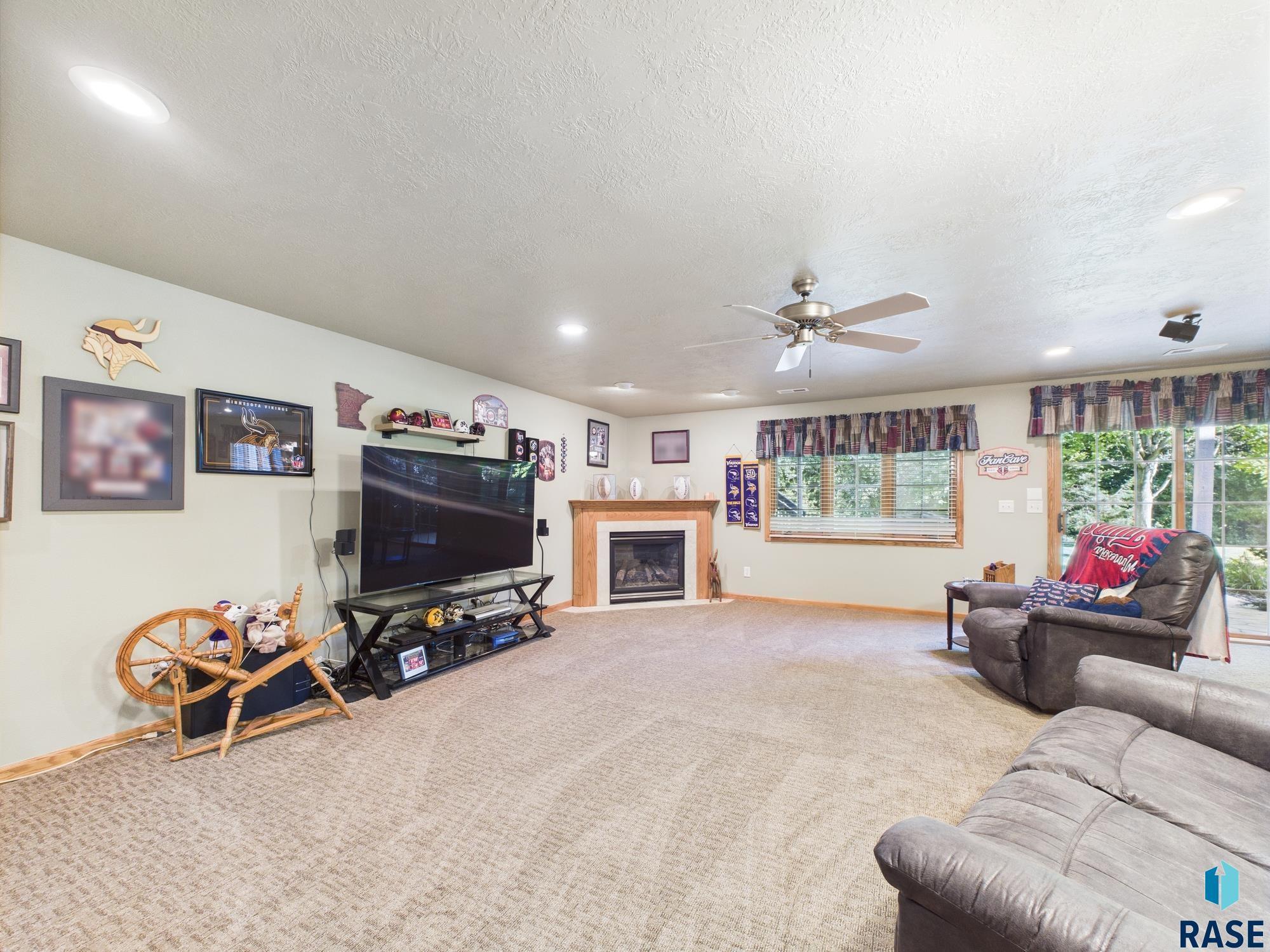 6908 W Stoney Creek St