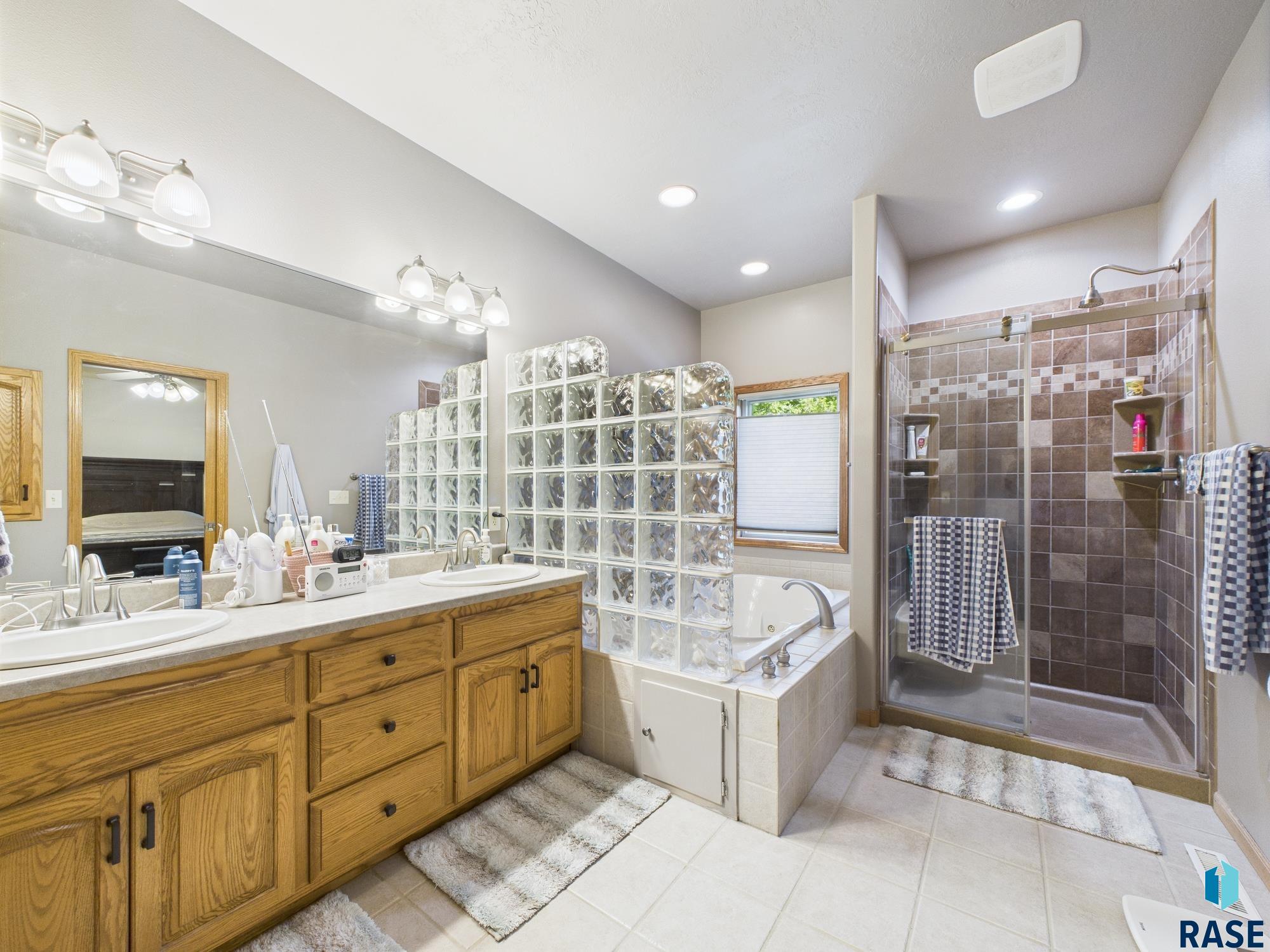 6908 W Stoney Creek St