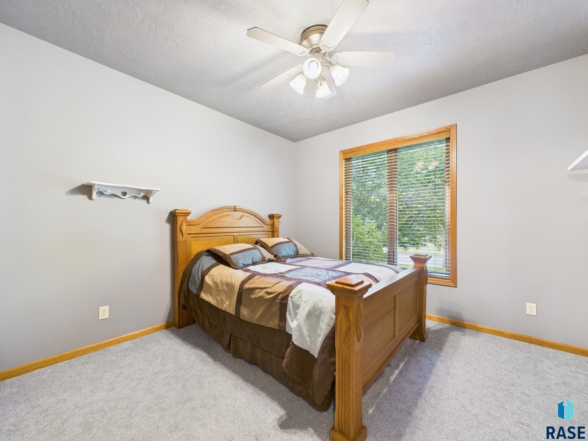 6908 W Stoney Creek St