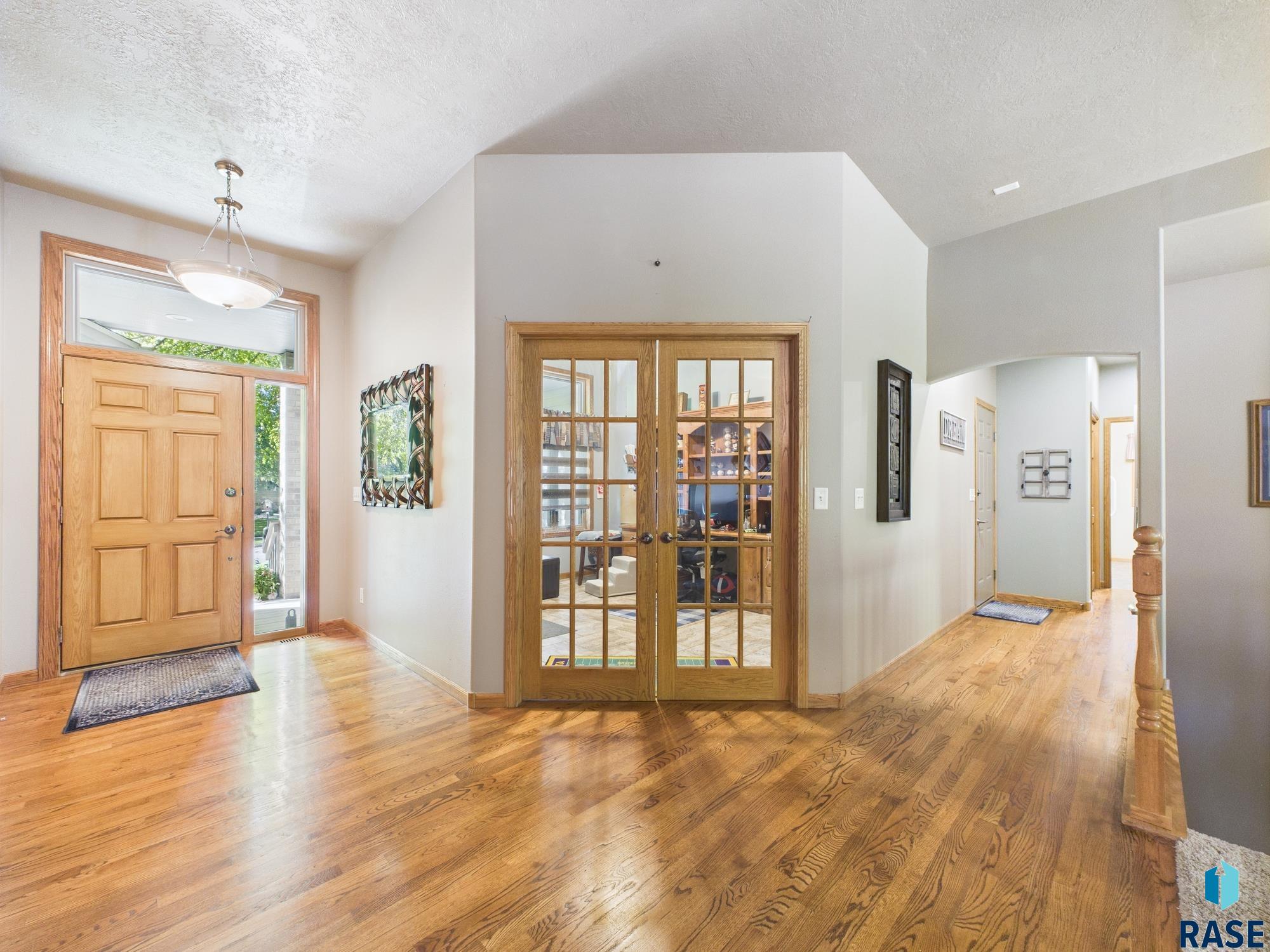 6908 W Stoney Creek St