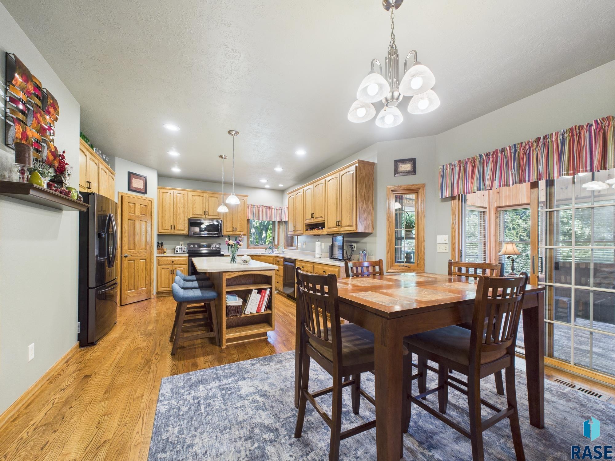 6908 W Stoney Creek St