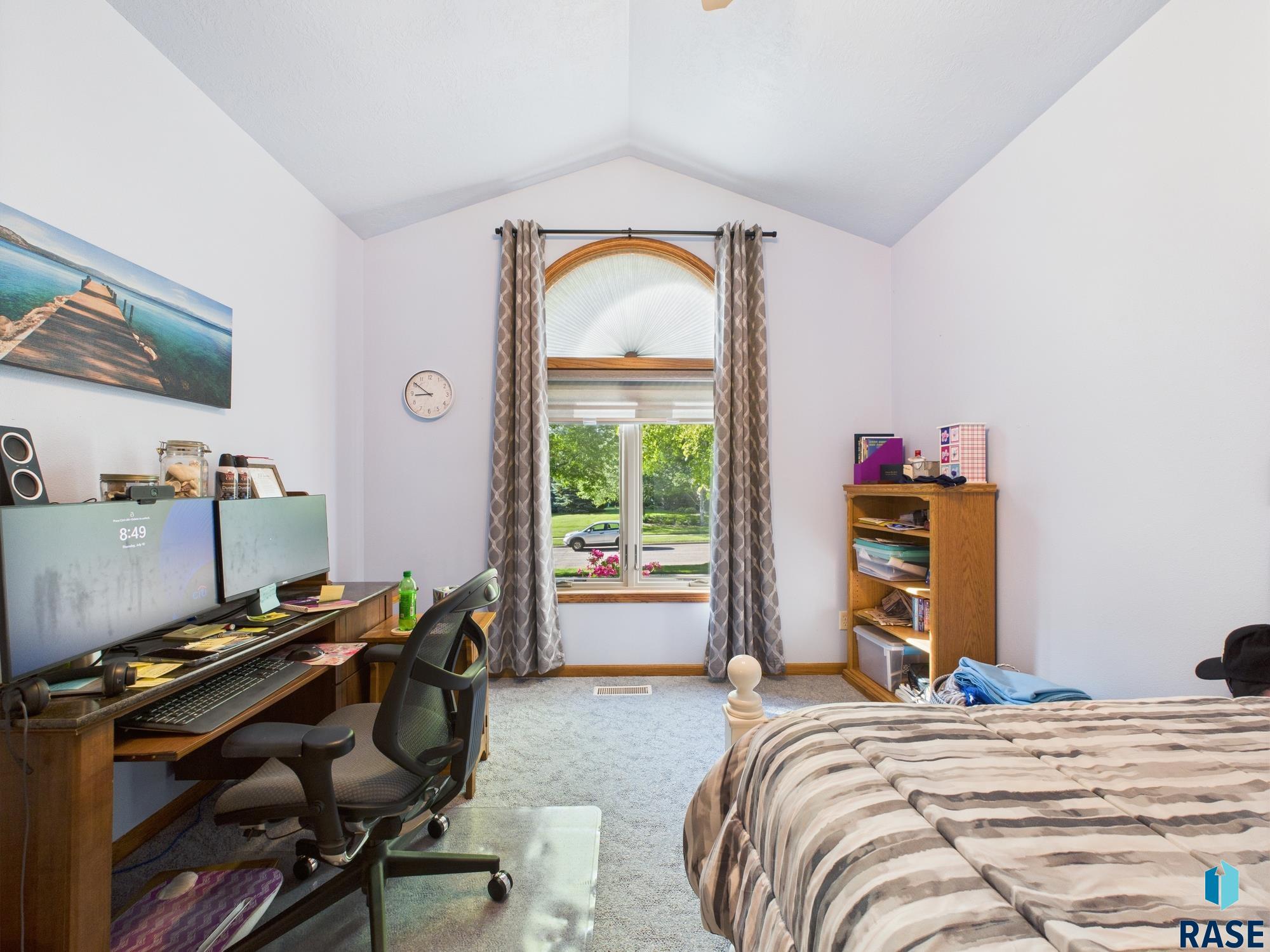 6908 W Stoney Creek St