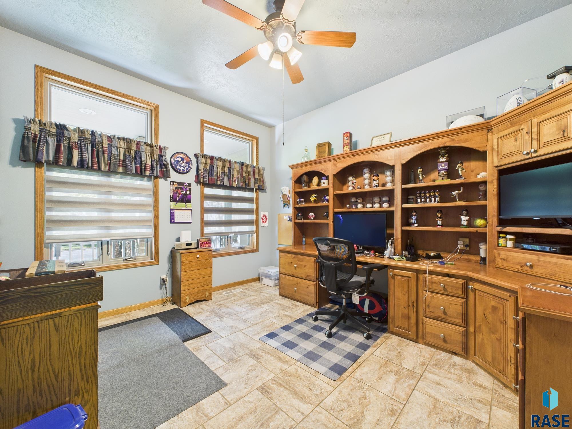 6908 W Stoney Creek St