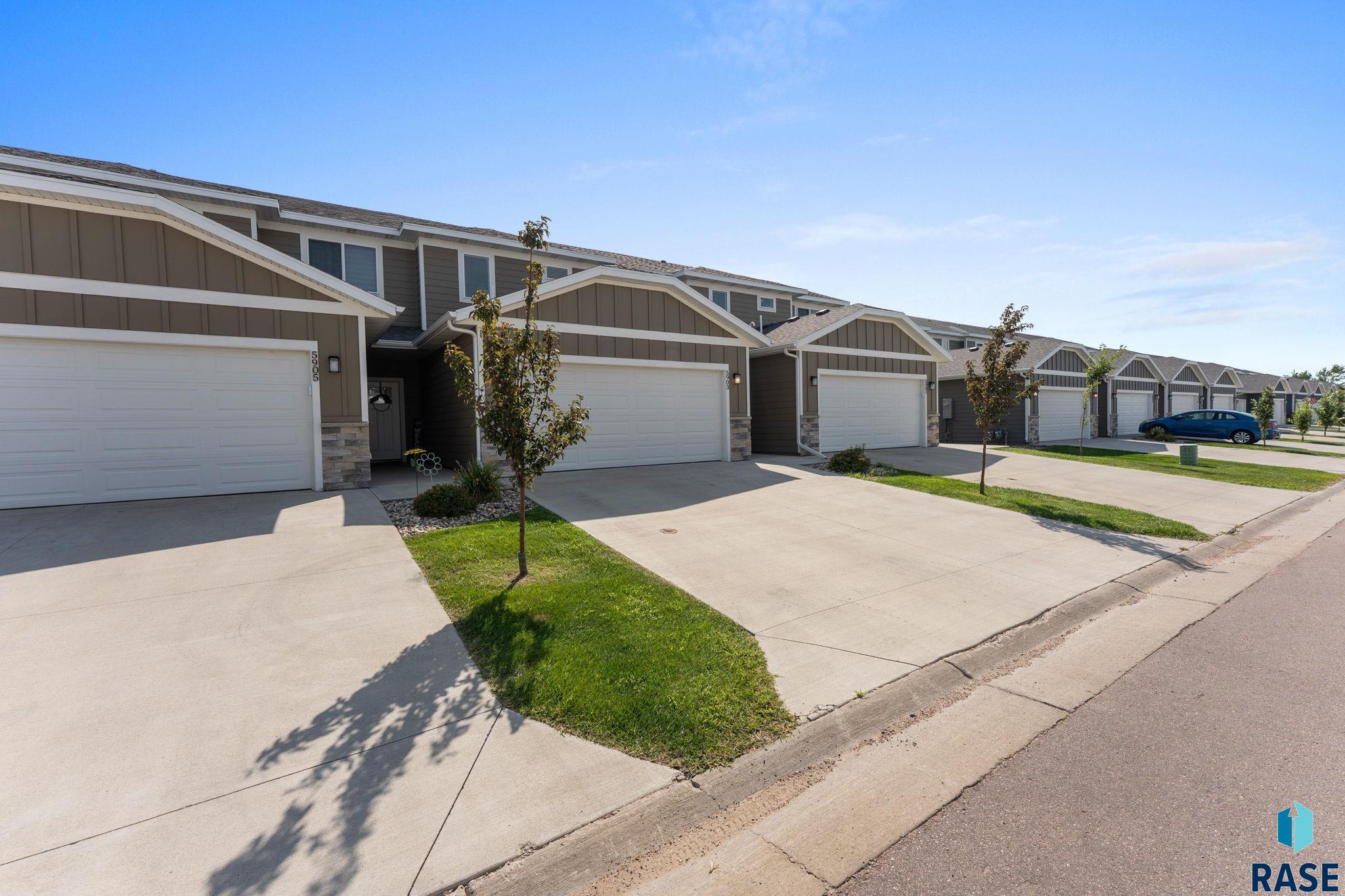 5903 S Whisper Creek Pl