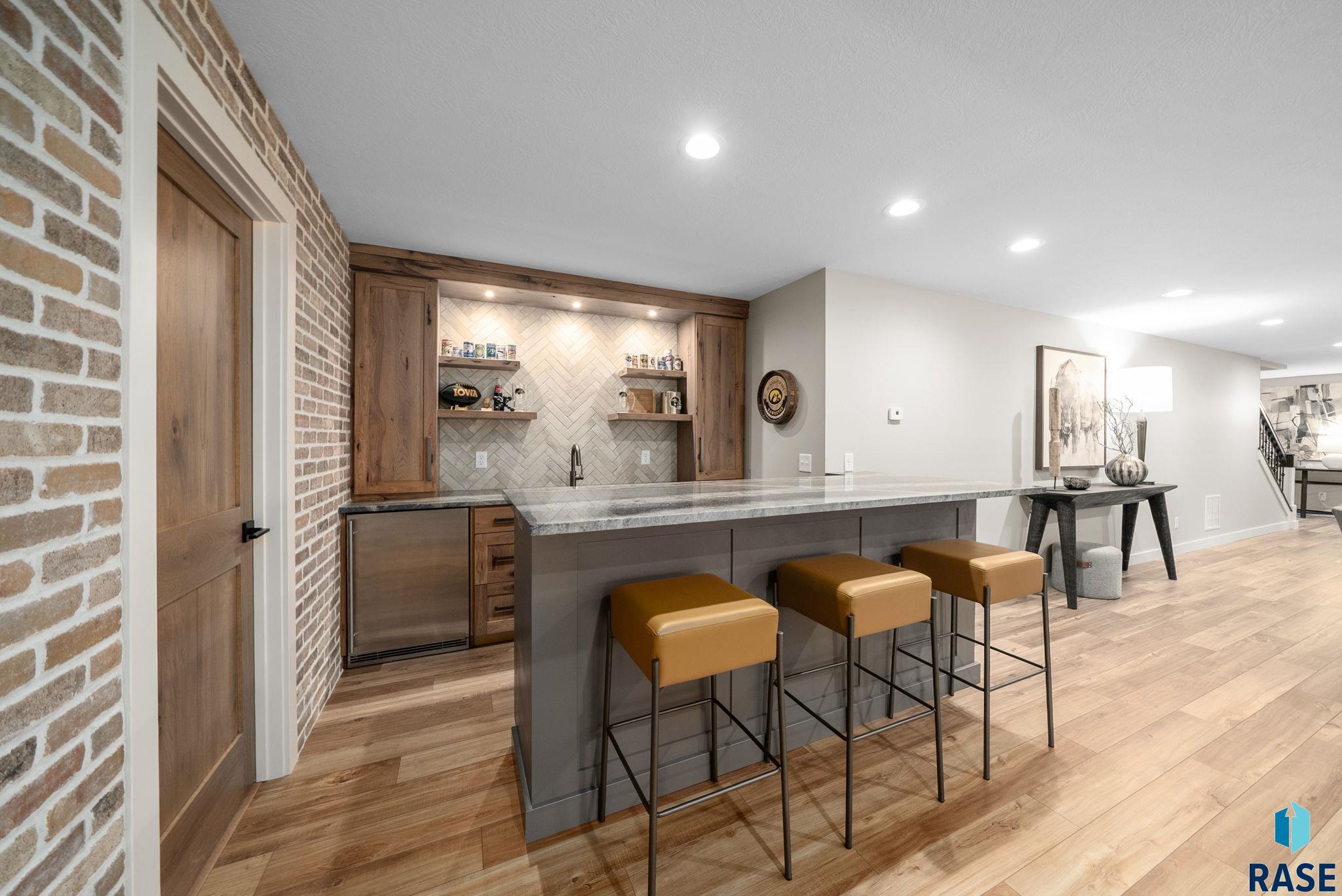 3704 S Pillsberry Ave