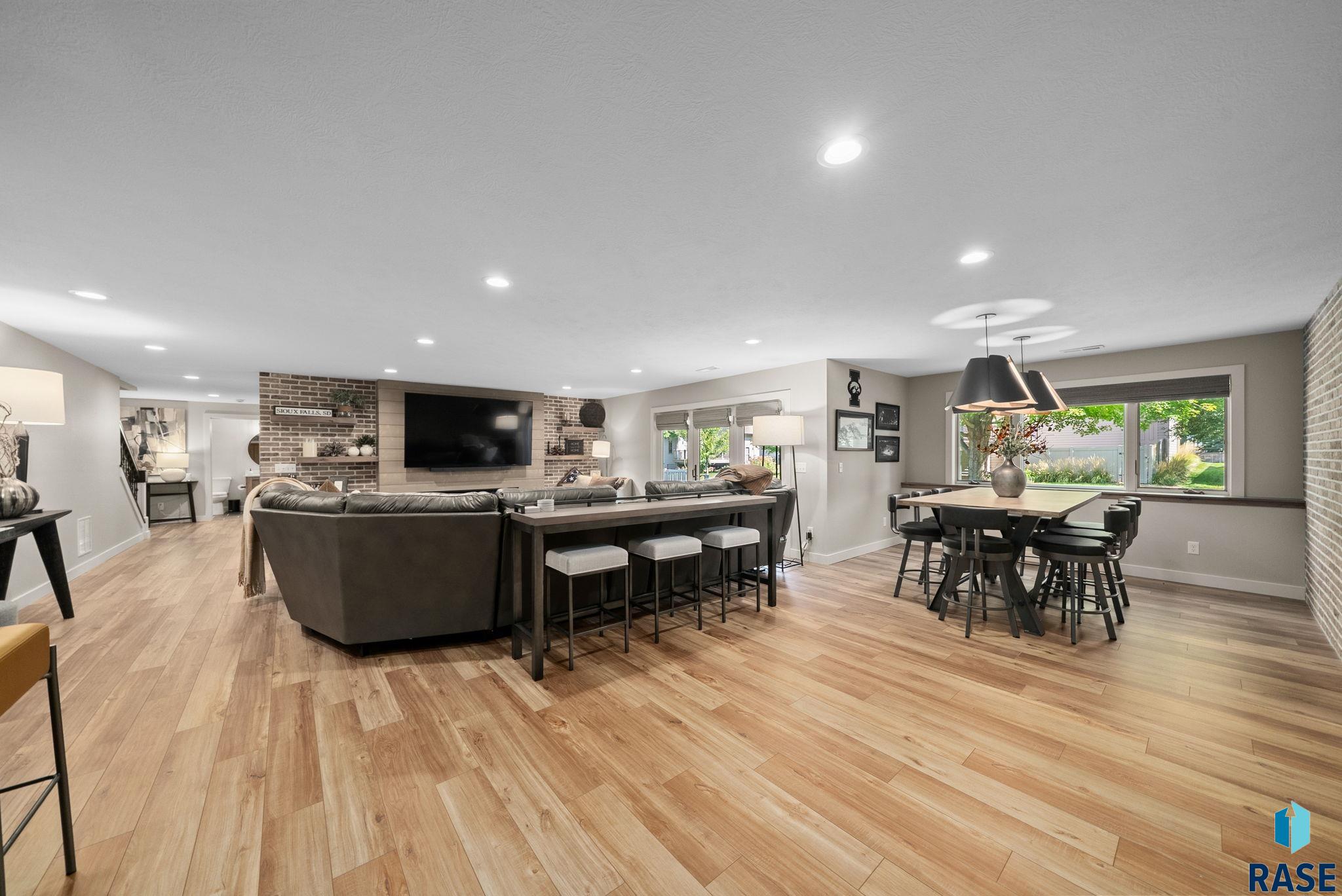 3704 S Pillsberry Ave