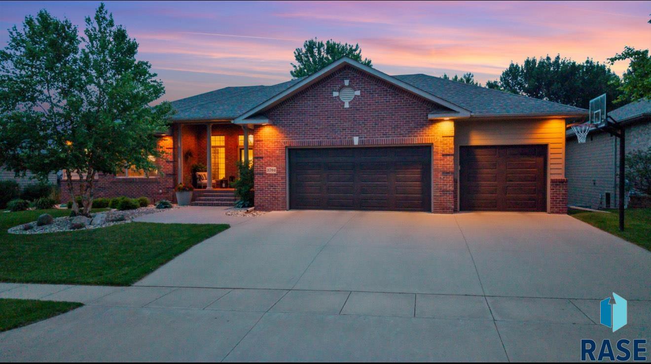 3704 S Pillsberry Ave