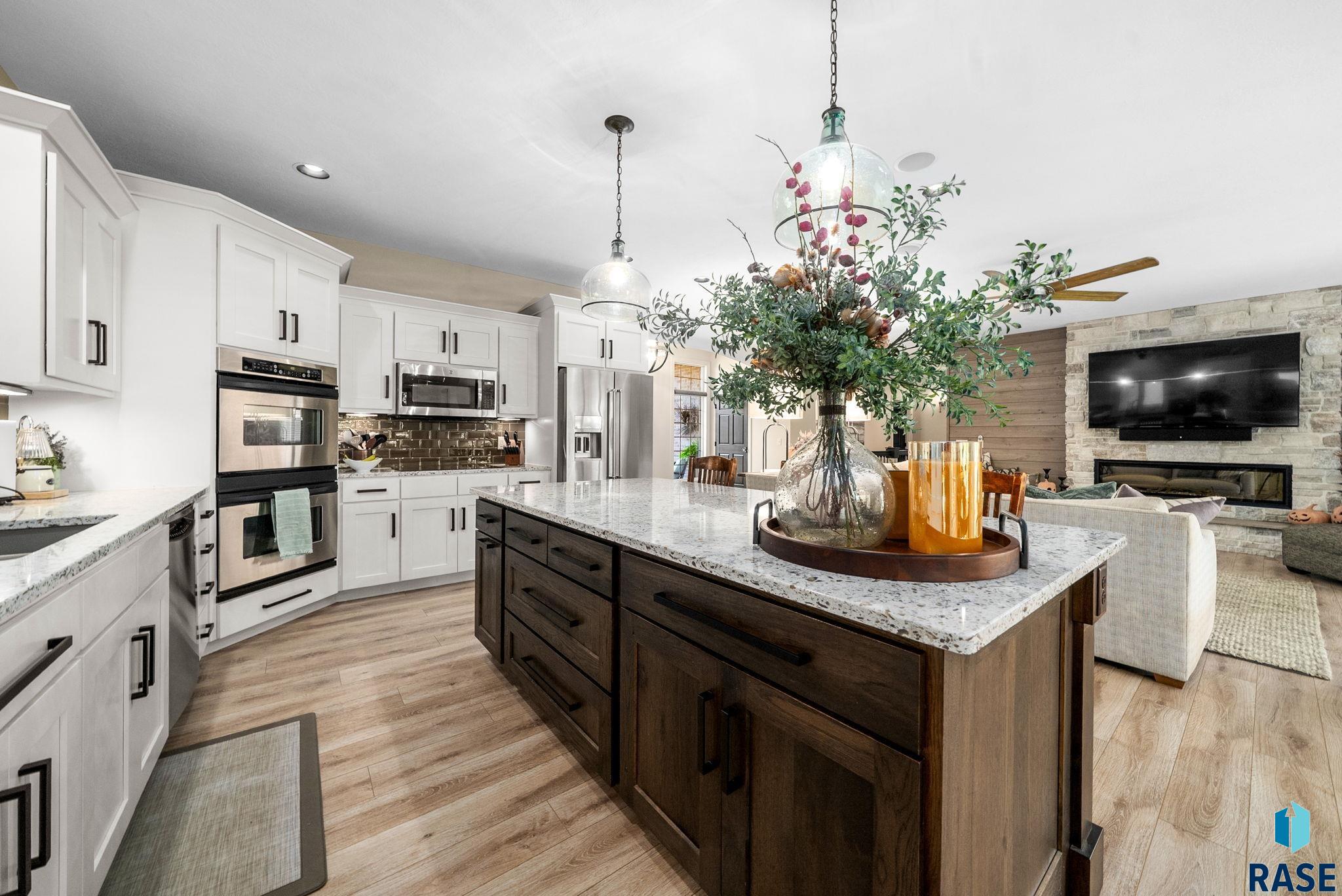 3704 S Pillsberry Ave