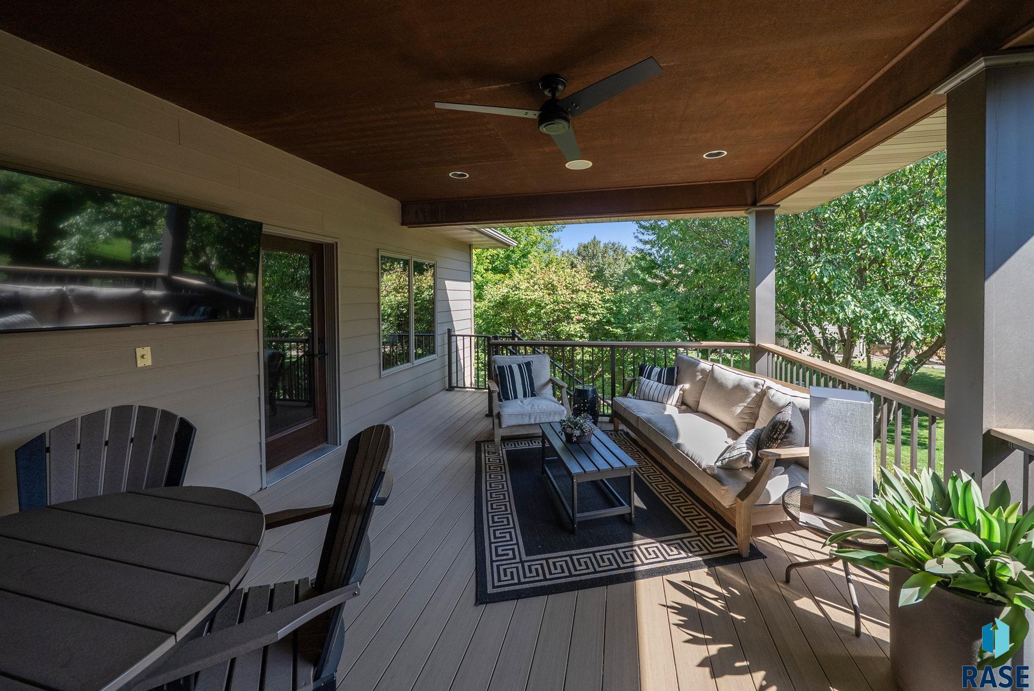 3704 S Pillsberry Ave