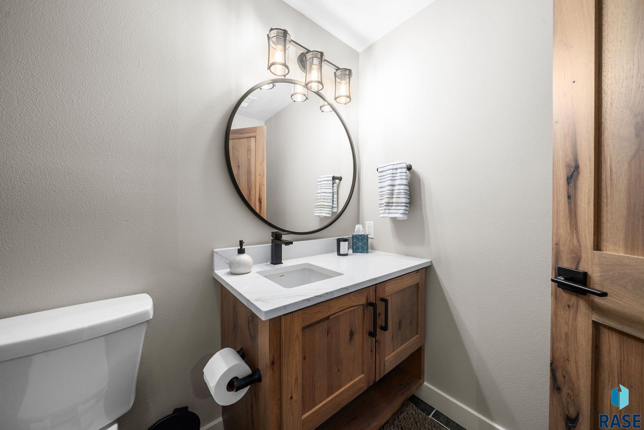 3704 S Pillsberry Ave