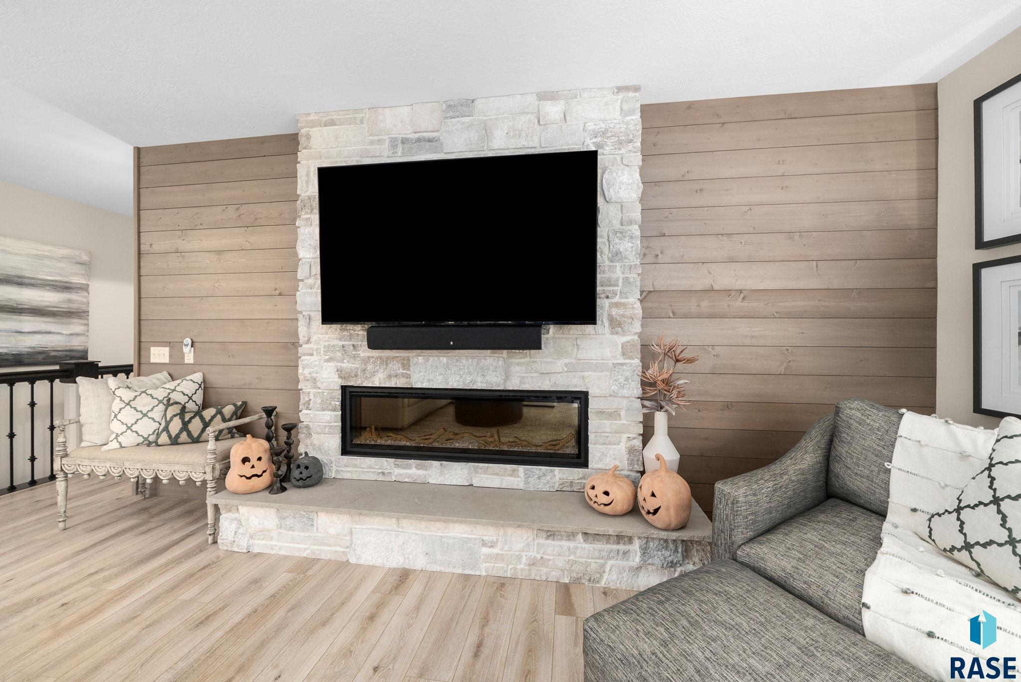 3704 S Pillsberry Ave