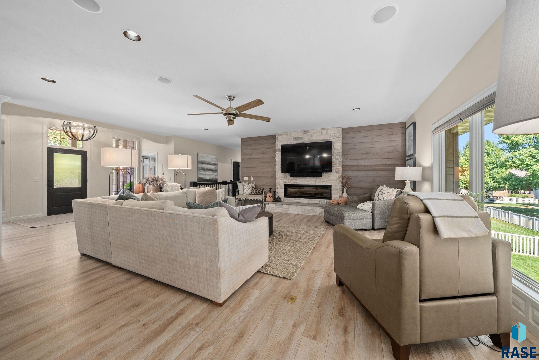 3704 S Pillsberry Ave