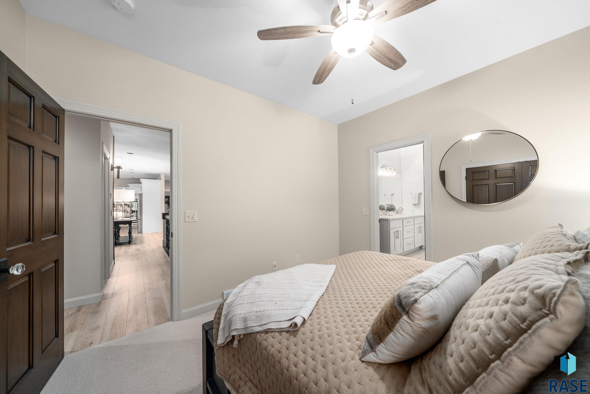 3704 S Pillsberry Ave