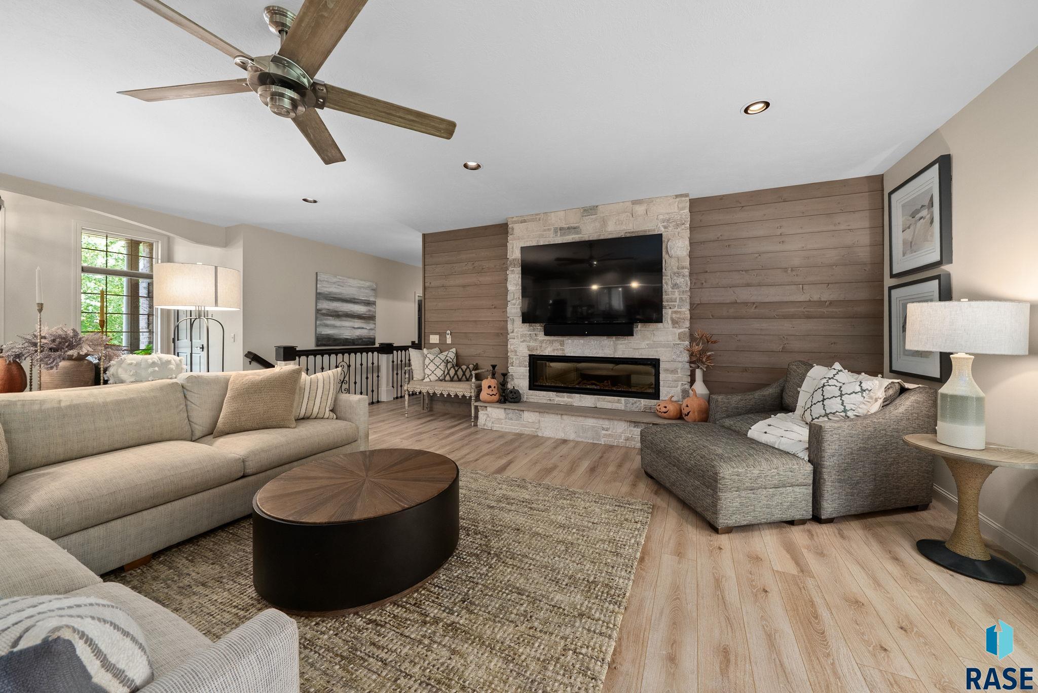 3704 S Pillsberry Ave