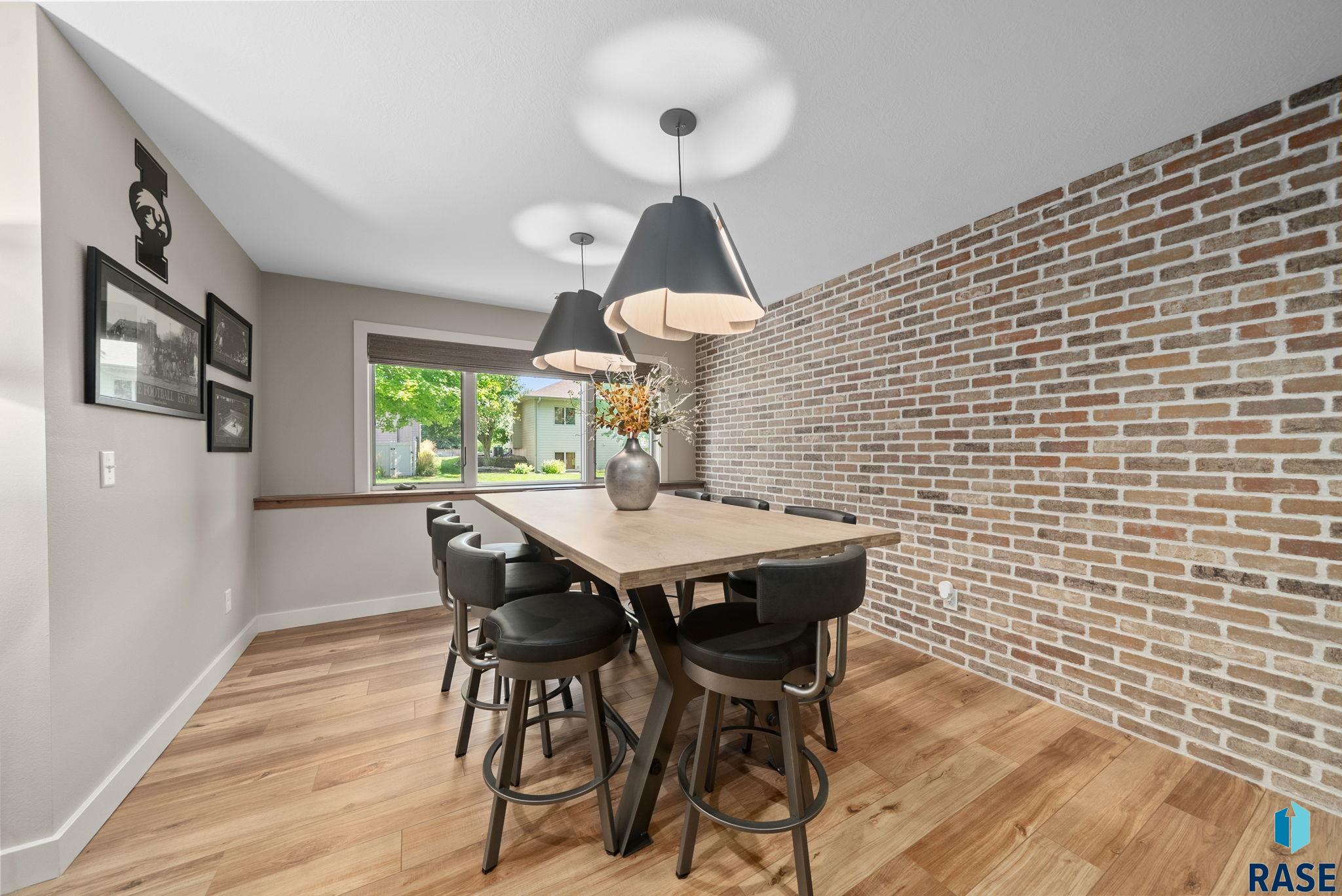 3704 S Pillsberry Ave