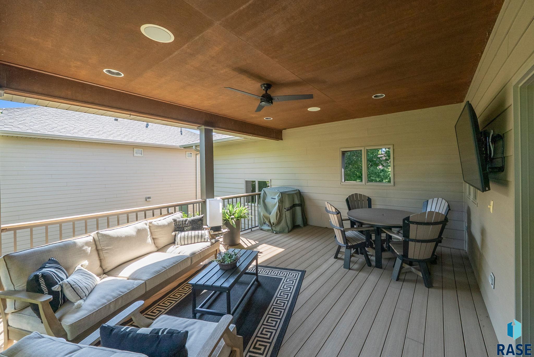 3704 S Pillsberry Ave