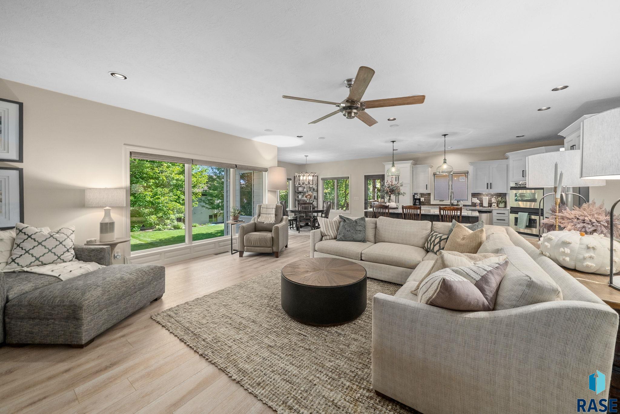 3704 S Pillsberry Ave