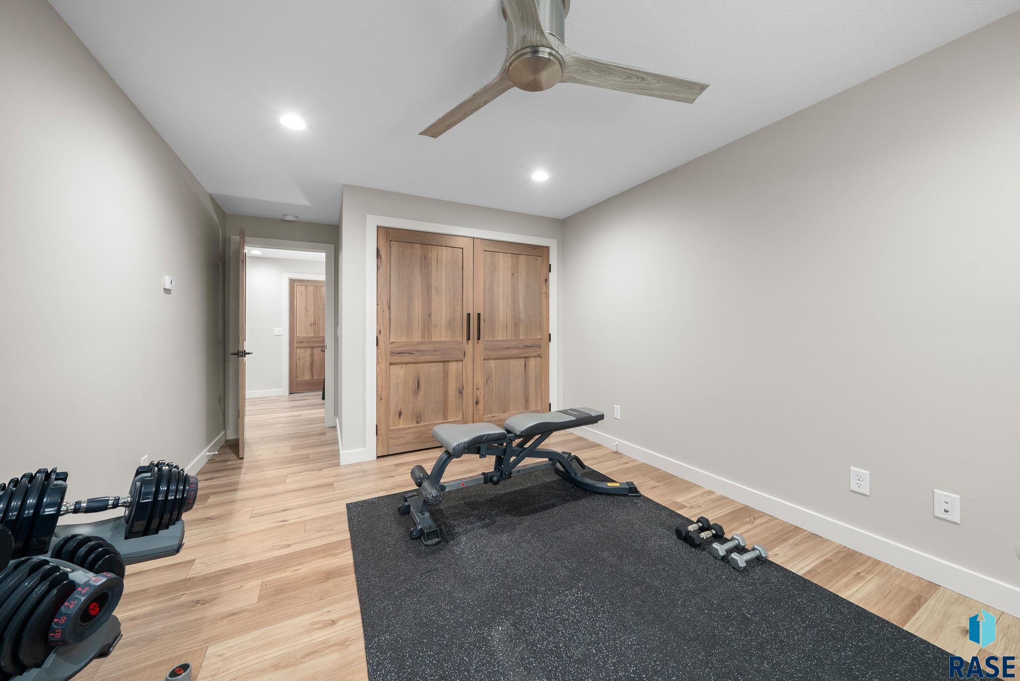 3704 S Pillsberry Ave