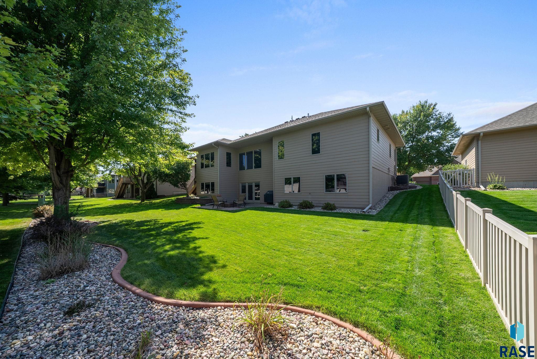 3704 S Pillsberry Ave