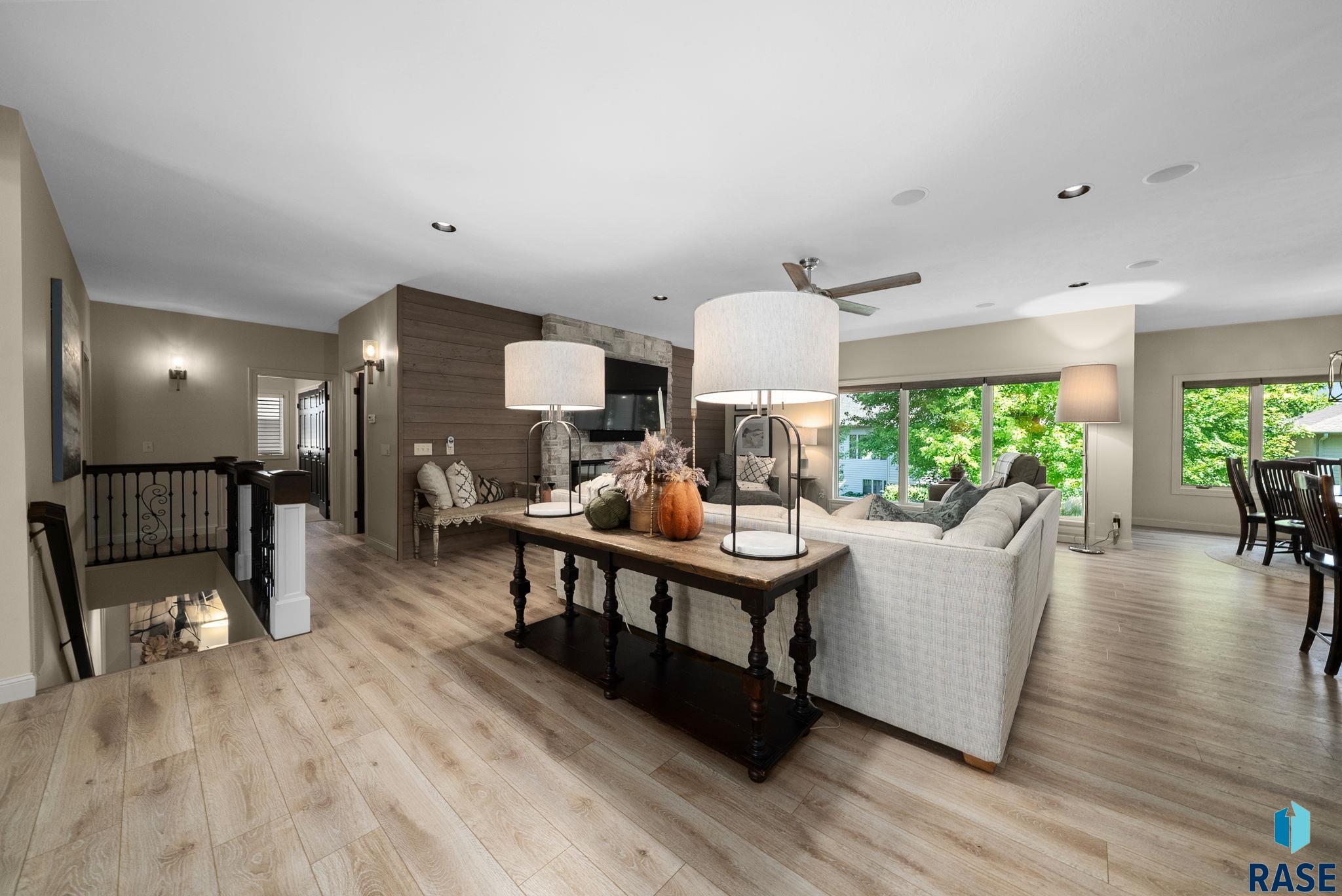 3704 S Pillsberry Ave