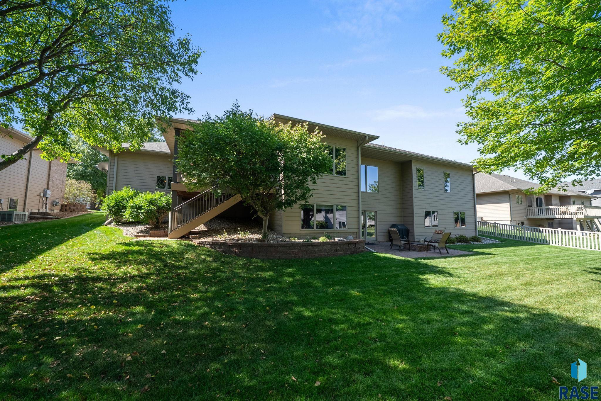 3704 S Pillsberry Ave