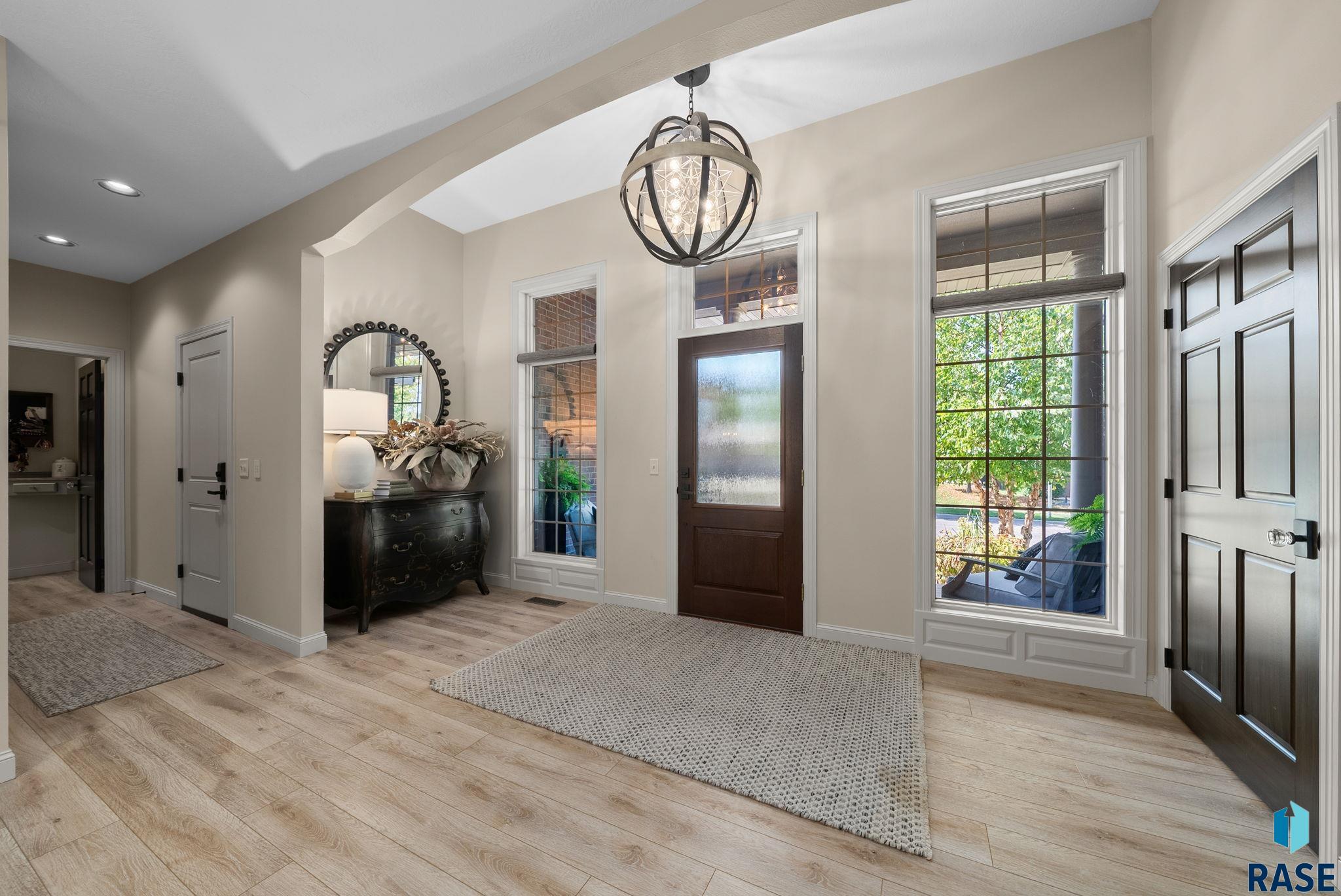 3704 S Pillsberry Ave