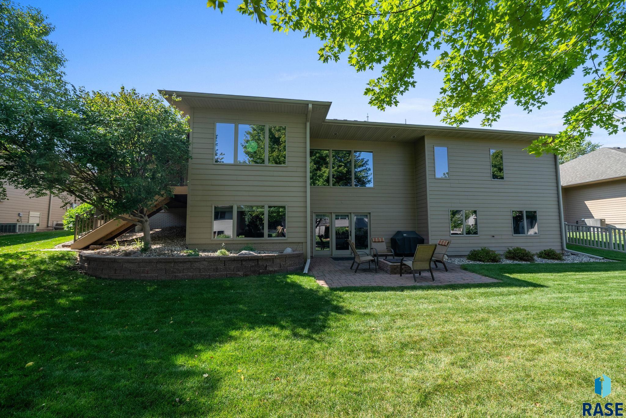 3704 S Pillsberry Ave