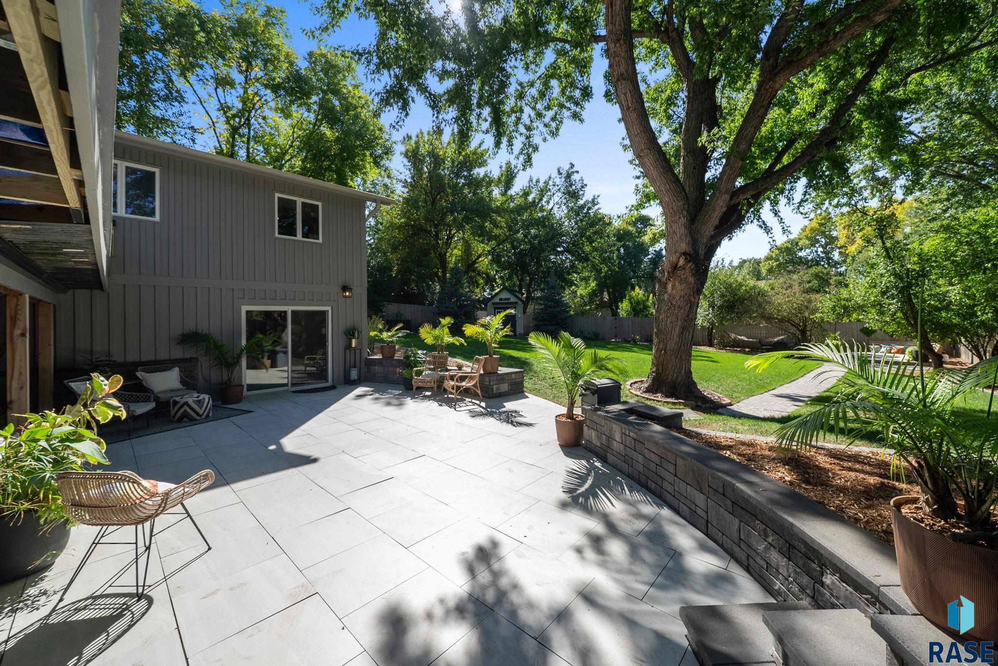 505 E Sunnybrook Dr