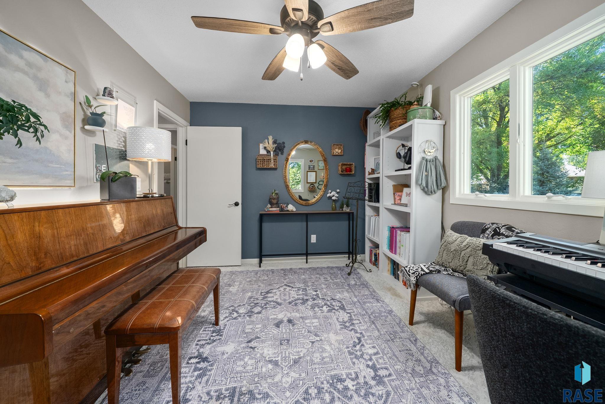 505 E Sunnybrook Dr