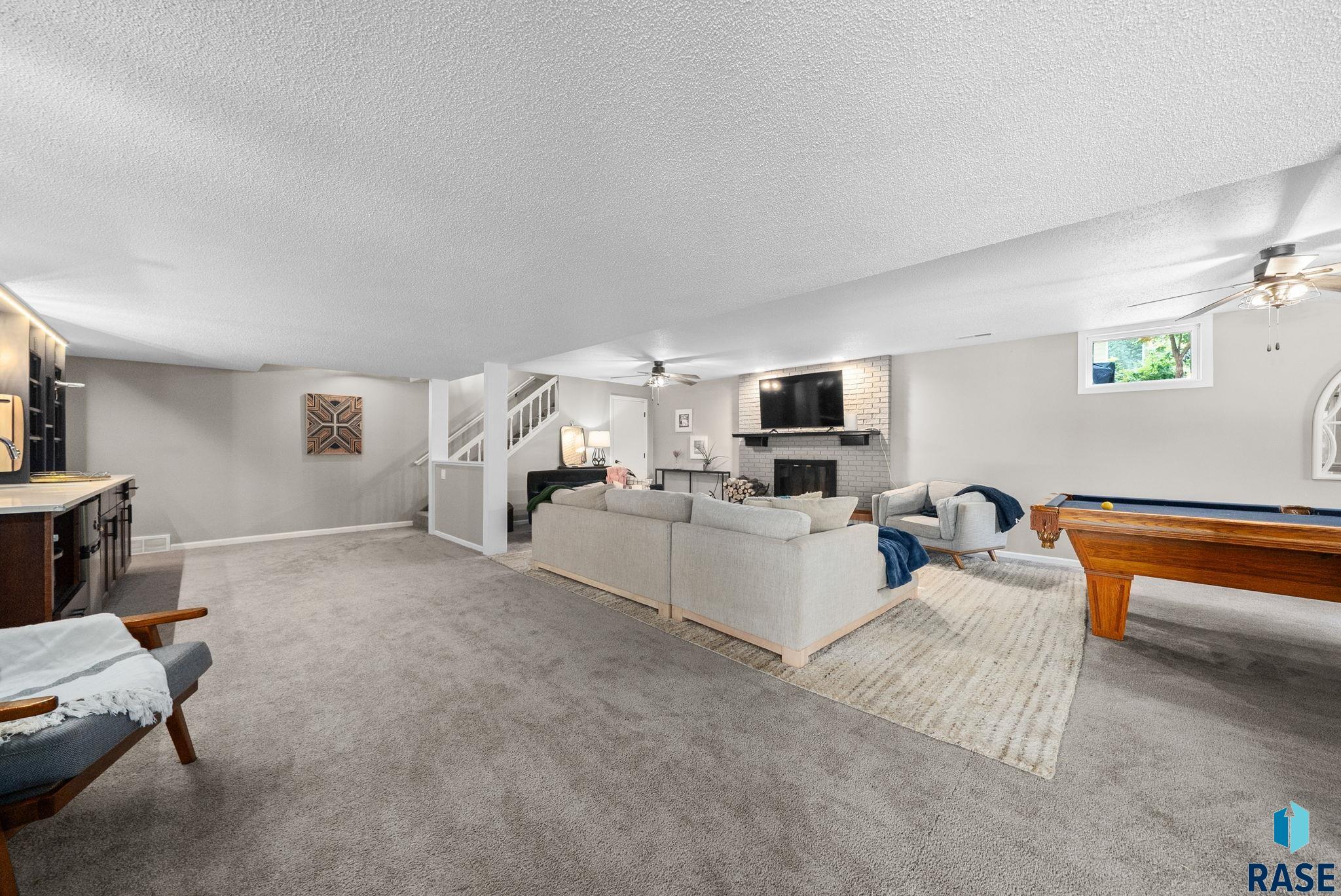 505 E Sunnybrook Dr