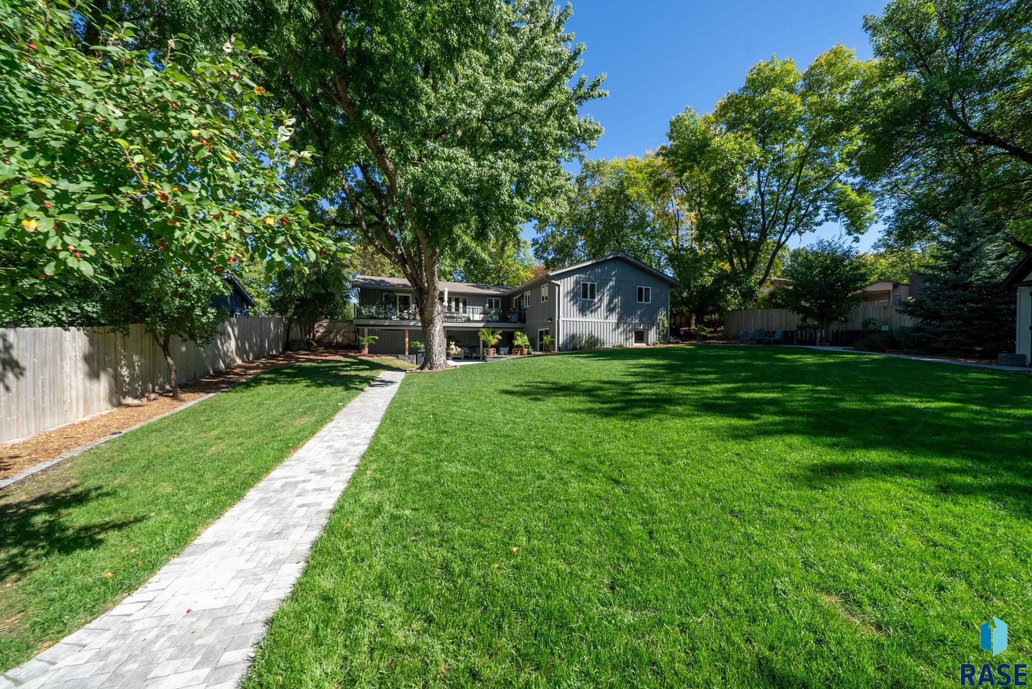 505 E Sunnybrook Dr