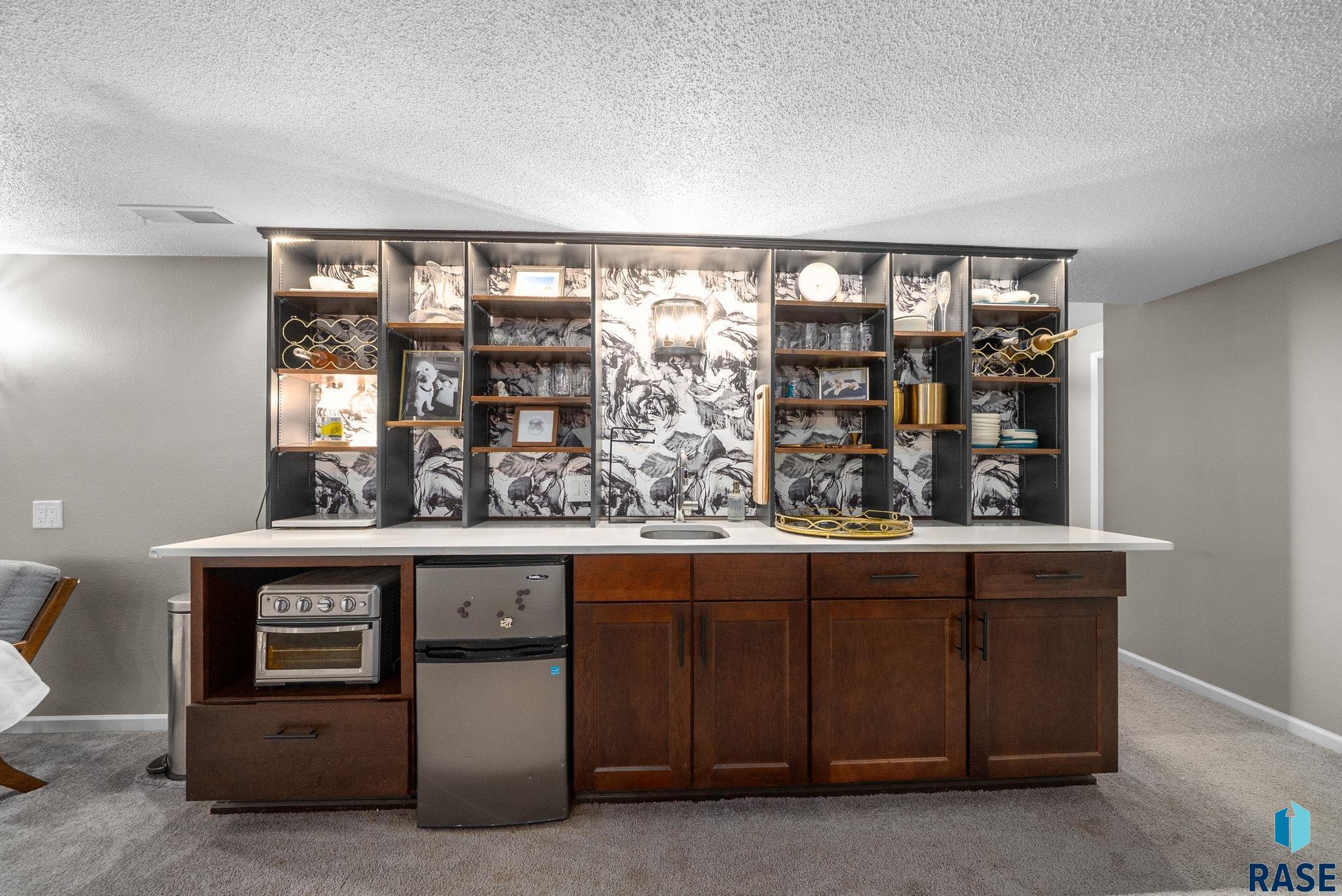 505 E Sunnybrook Dr
