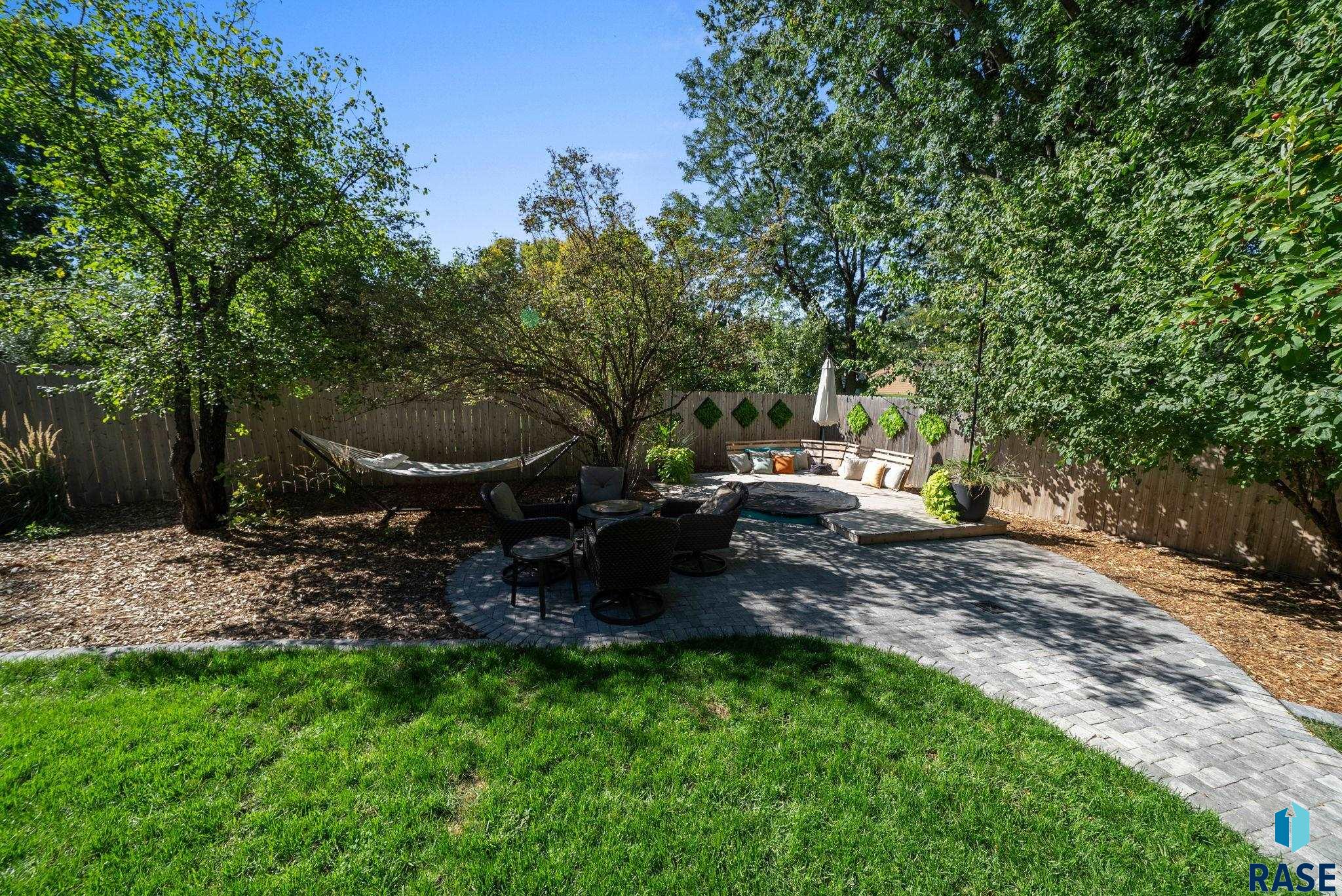 505 E Sunnybrook Dr