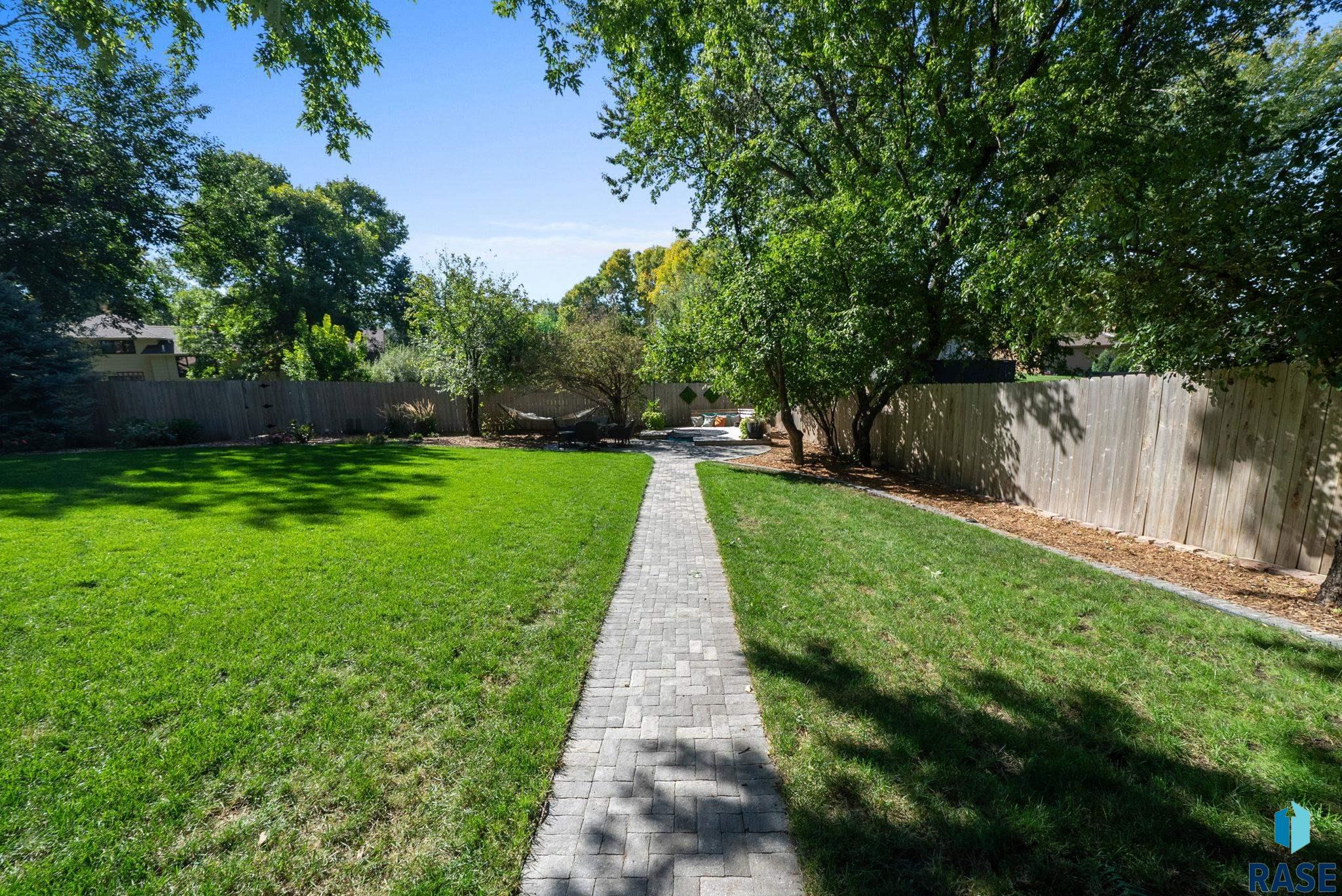 505 E Sunnybrook Dr
