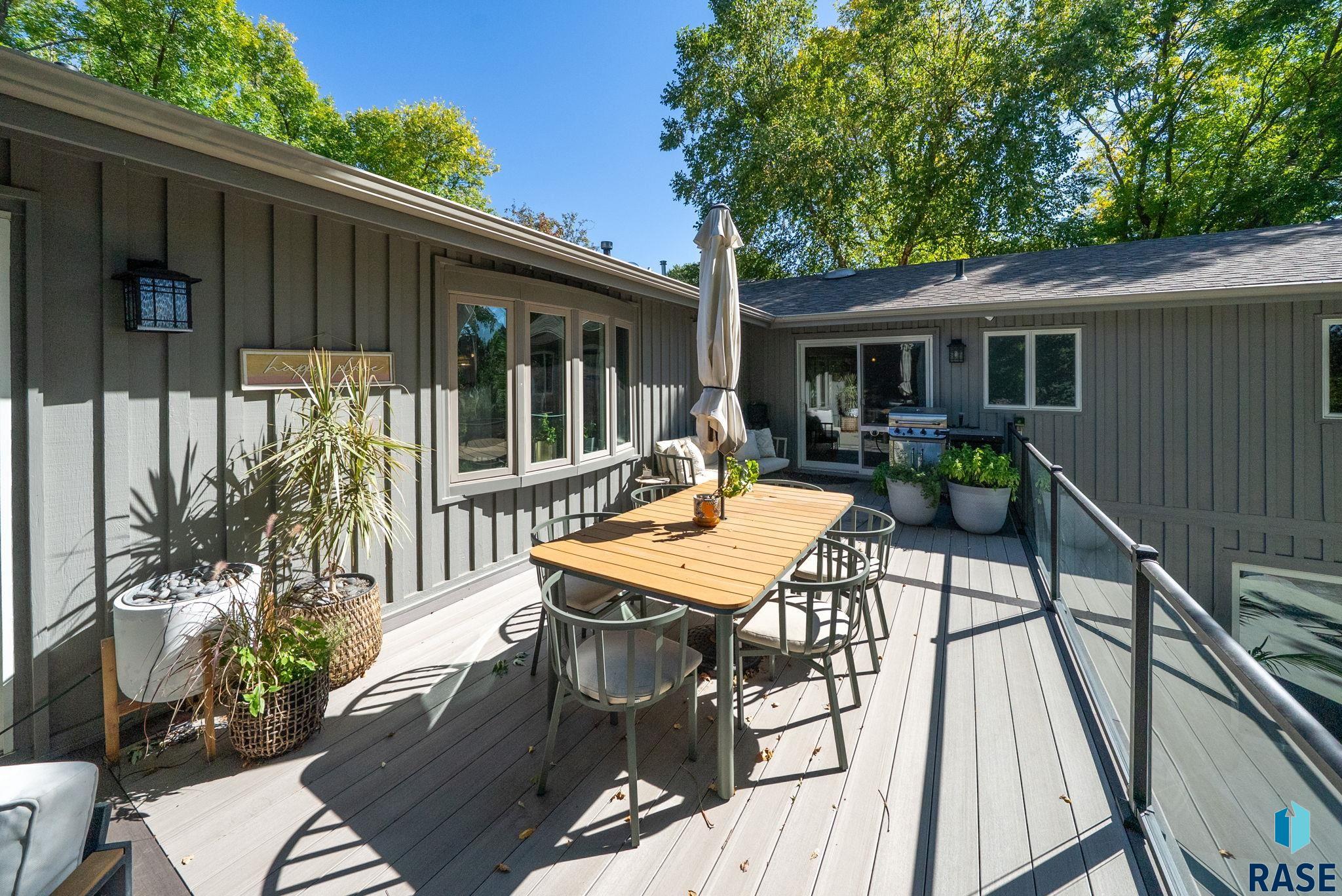 505 E Sunnybrook Dr