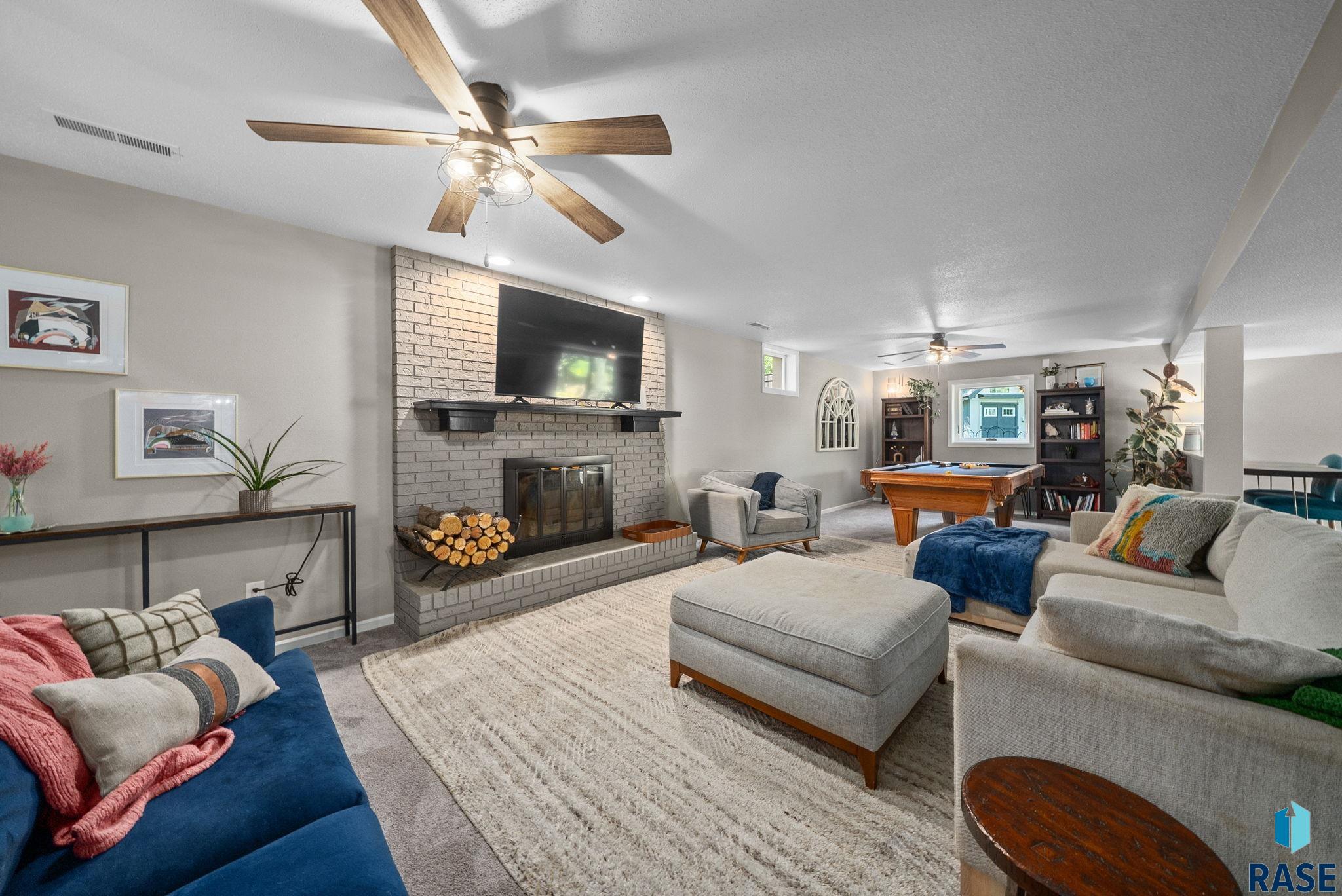 505 E Sunnybrook Dr