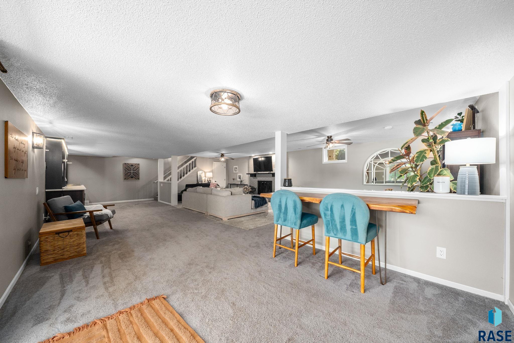 505 E Sunnybrook Dr