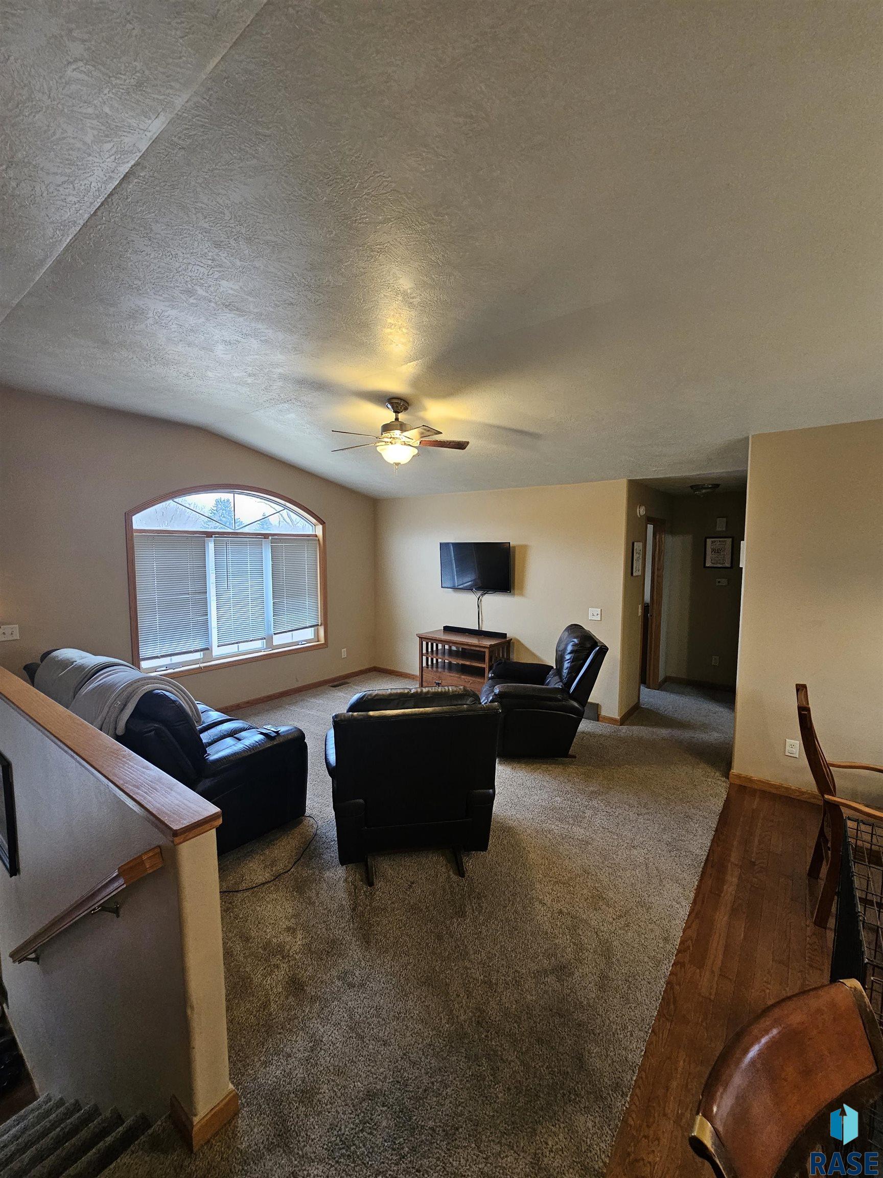 605 main Ave S S