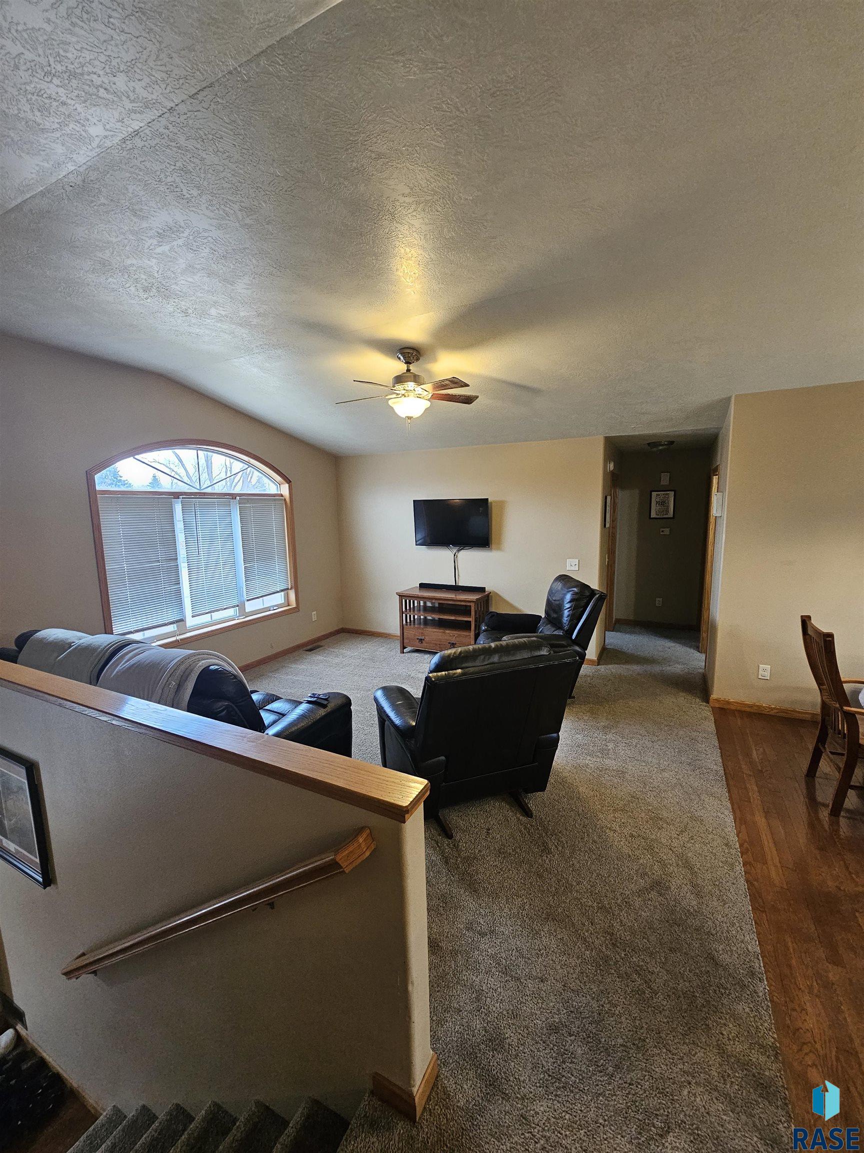 605 main Ave S S