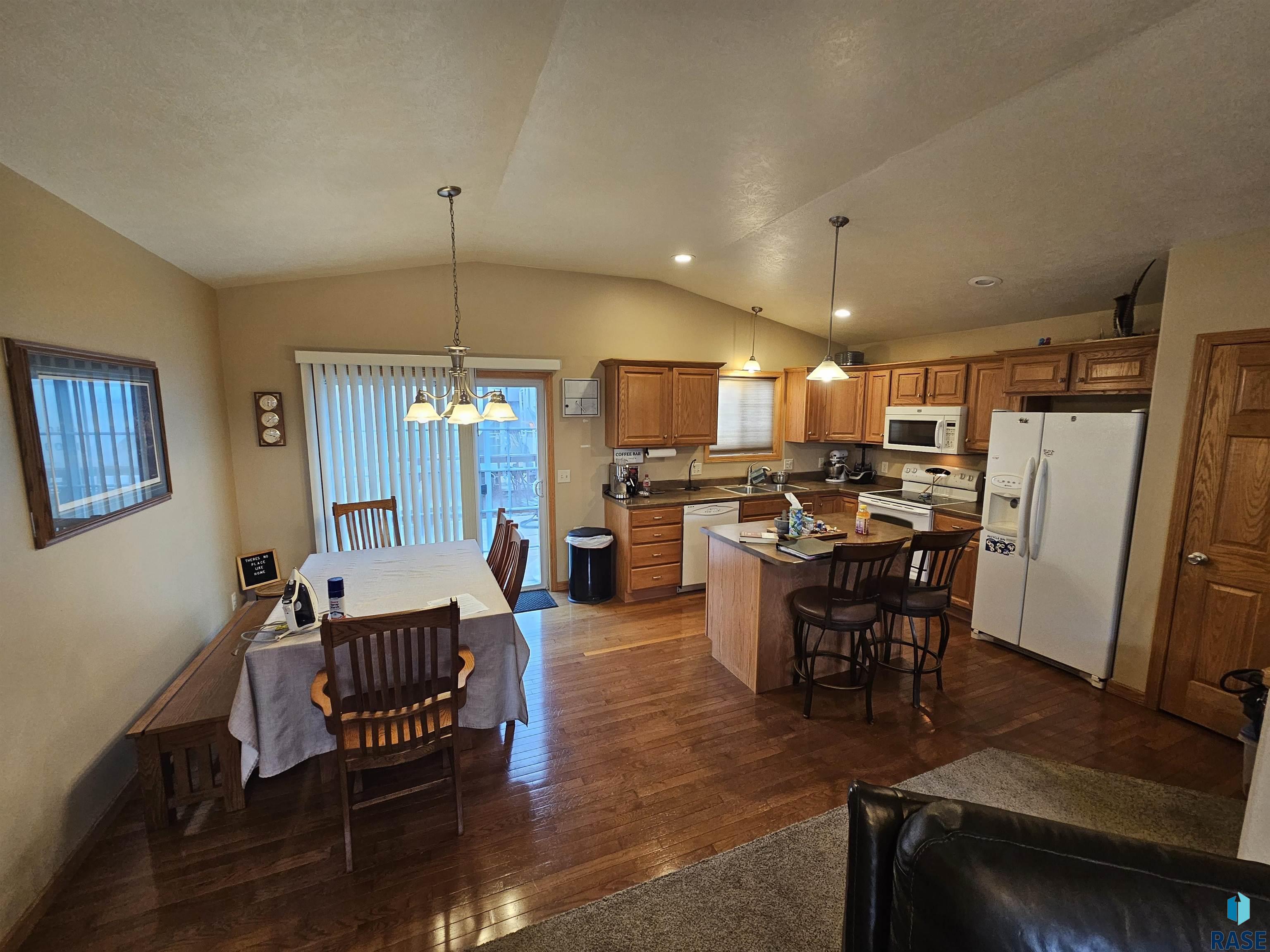 605 main Ave S S