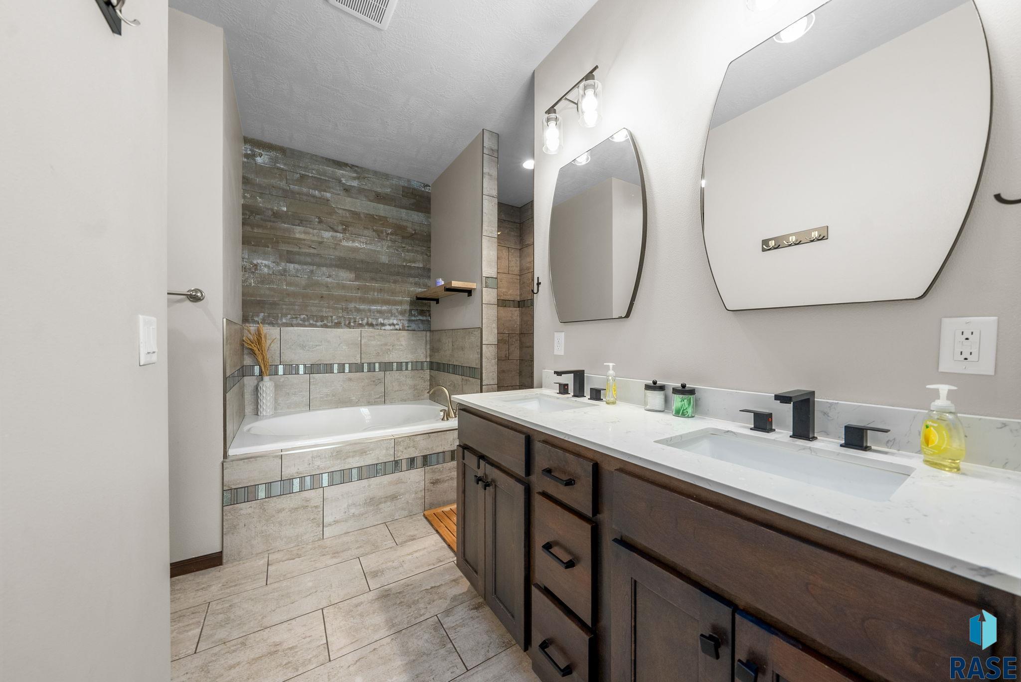 4417 W Delafield Cir