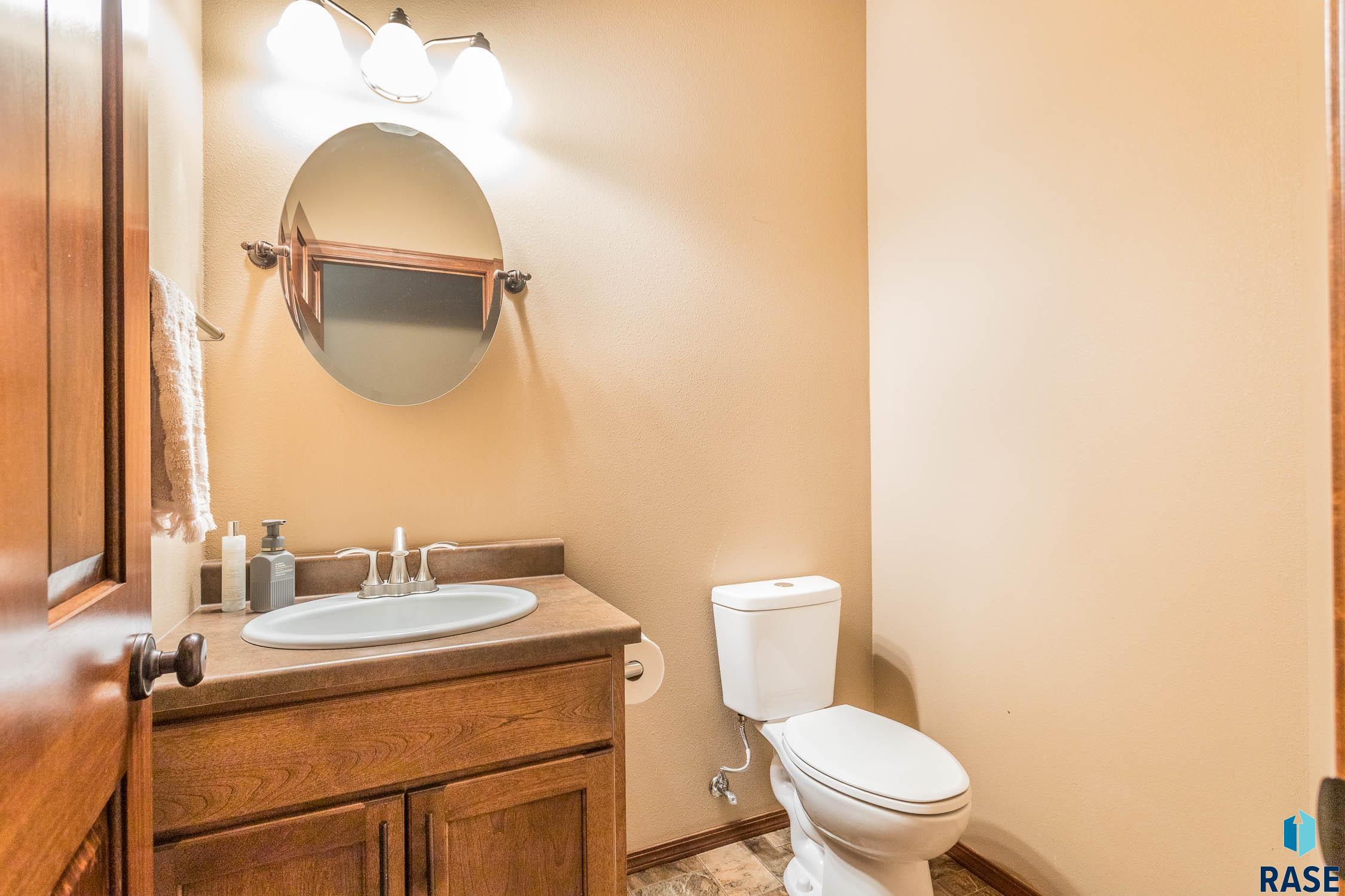 2704 E Tranquility Pl