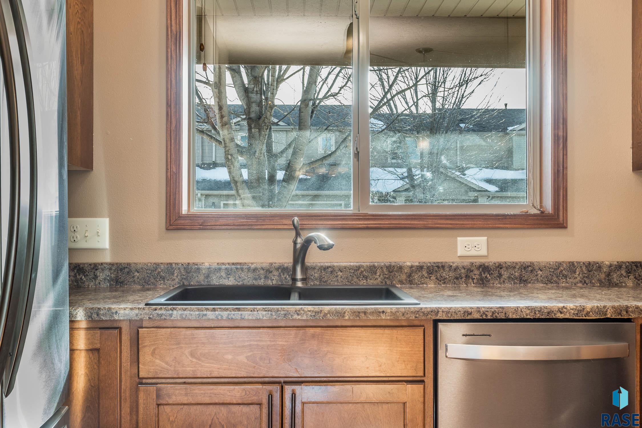 2704 E Tranquility Pl