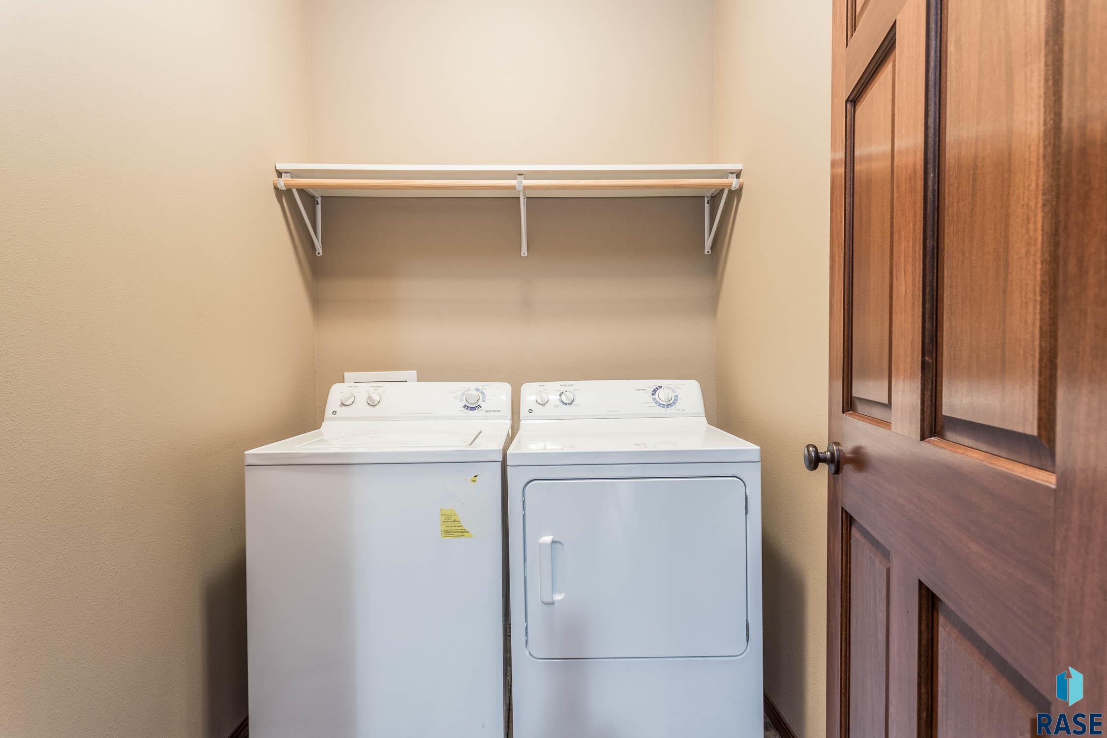 2704 E Tranquility Pl