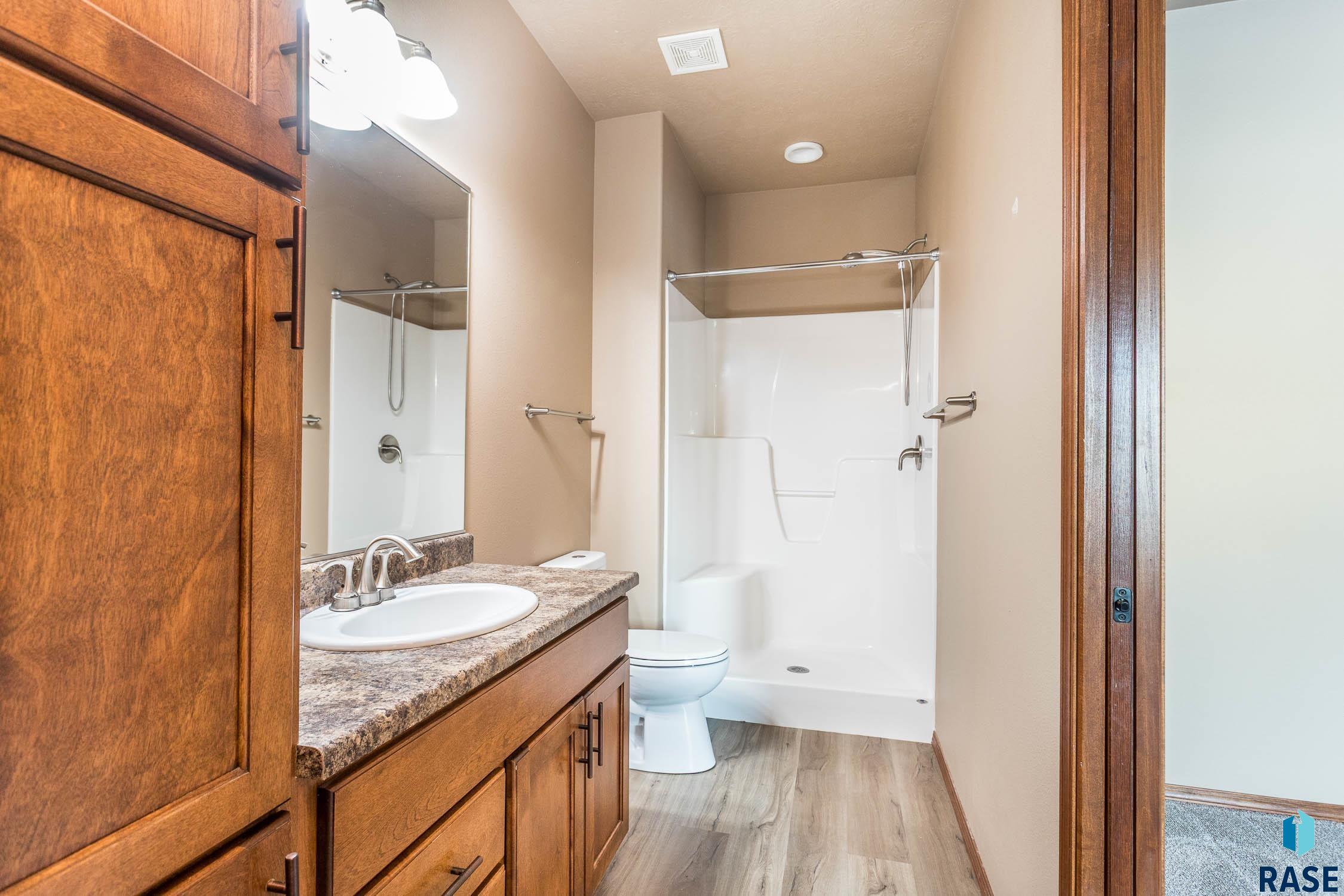 2704 E Tranquility Pl